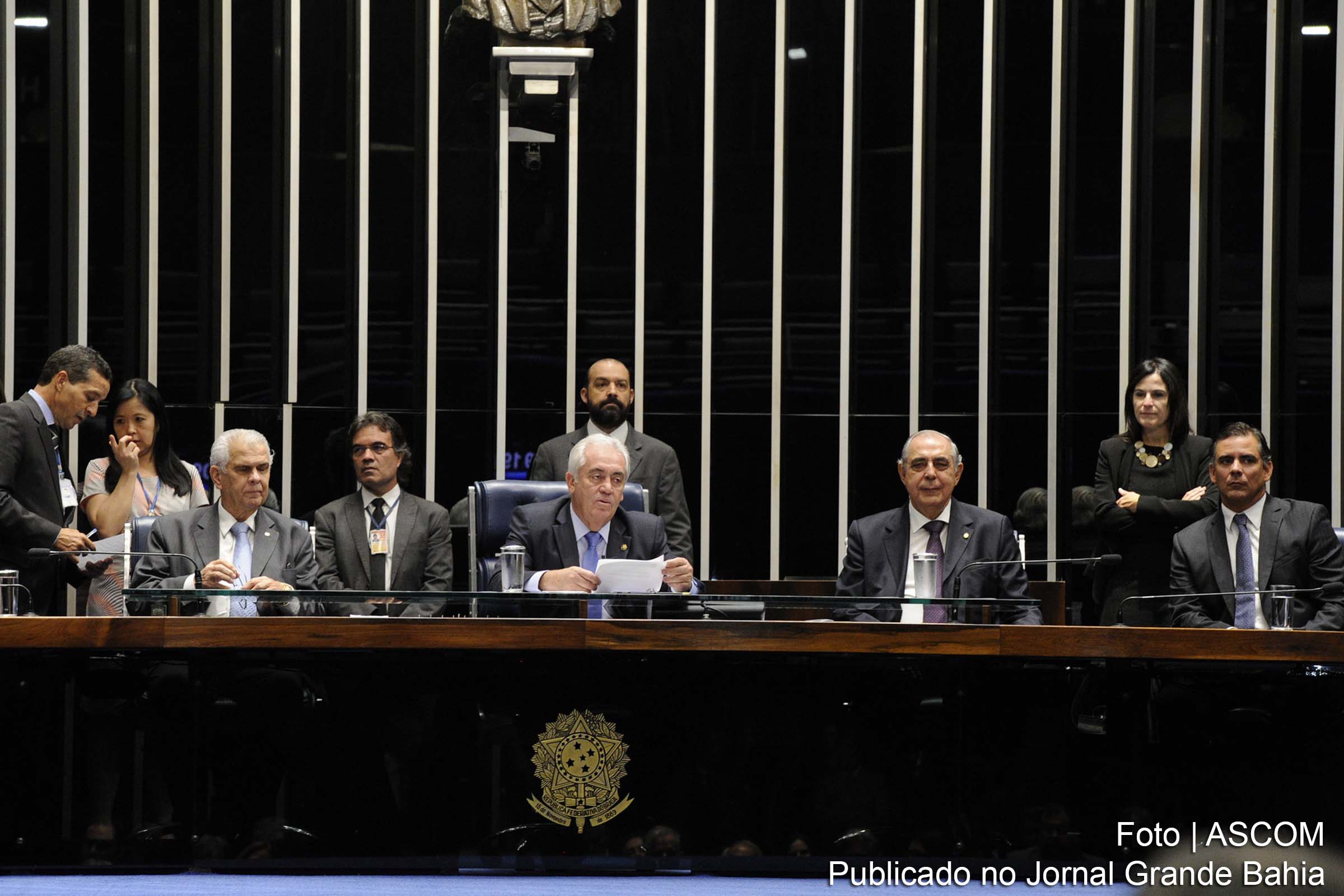 Lideranças baianas destacam trajetória do ex-governador Lomanto Júnior durante sessão no Senado.