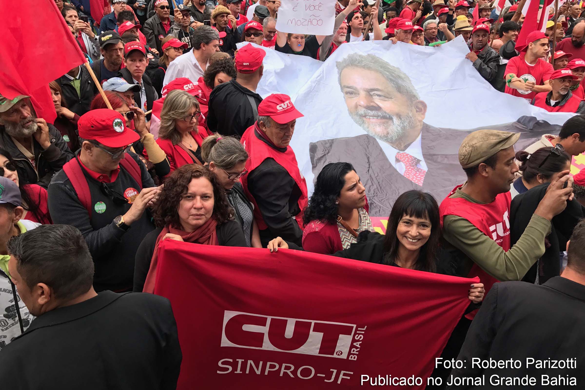Movimentos em defesa da democracia e dos direitos civis do ex-presidente Lula.