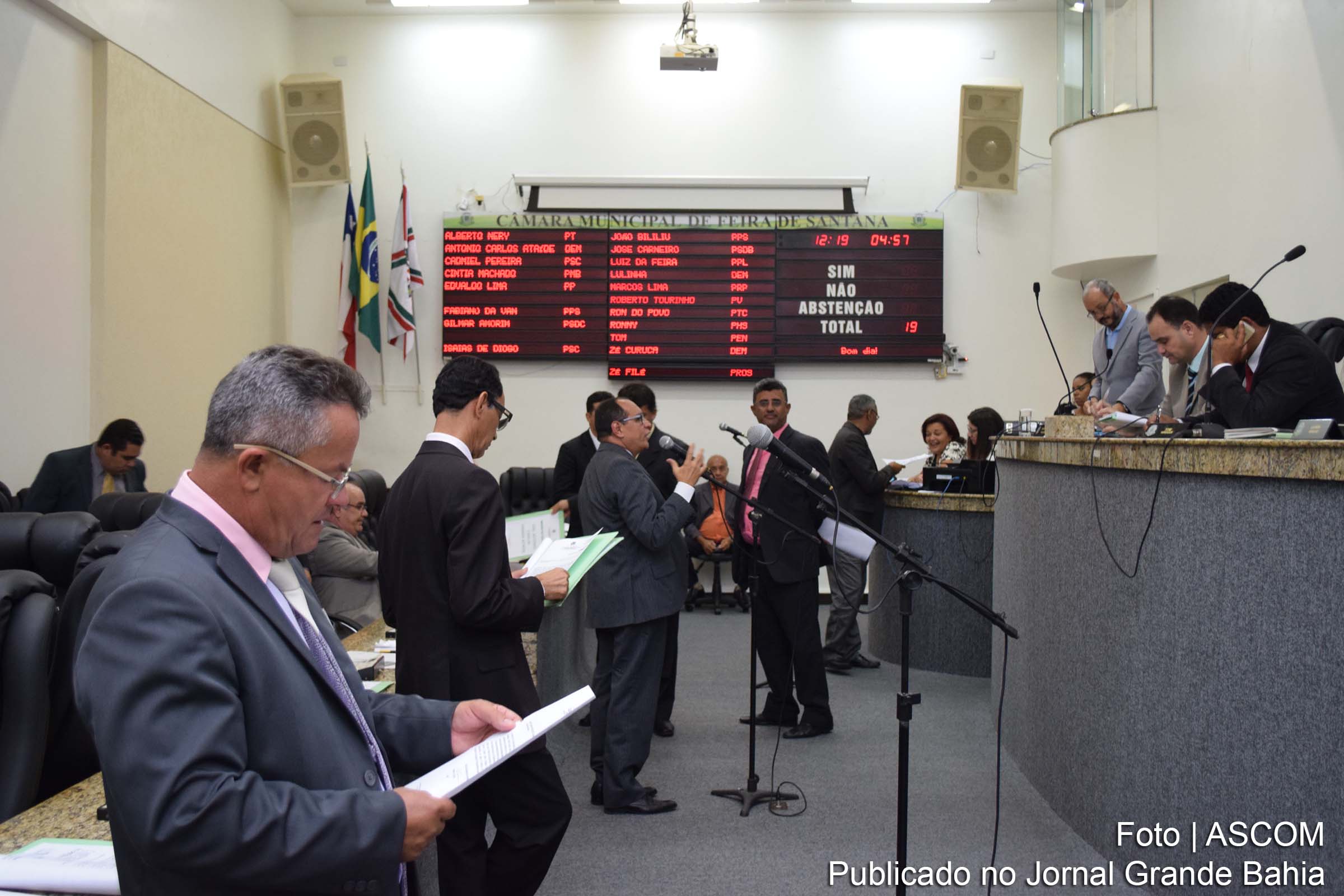 Plenário da Câmara Municipal de Feira de Santana (CMFS) aprova reajustes.
