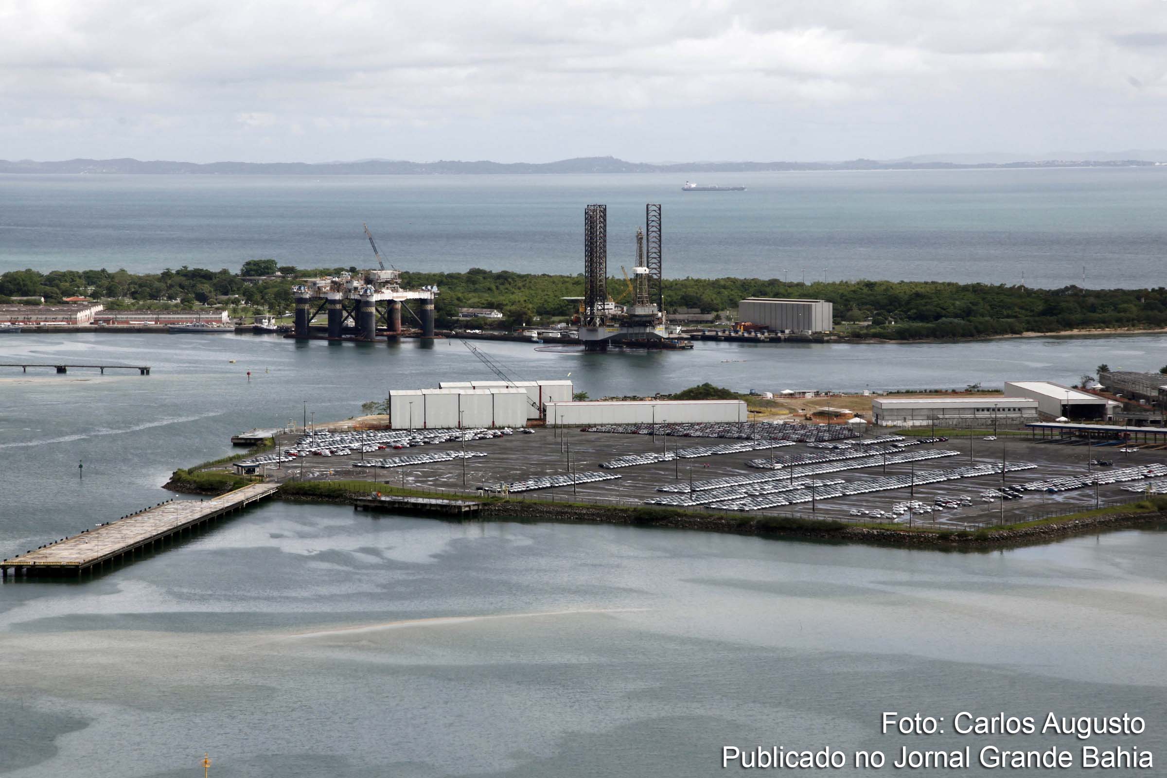 Terminal portuário da Ford, na Baía de Todos os Santos.