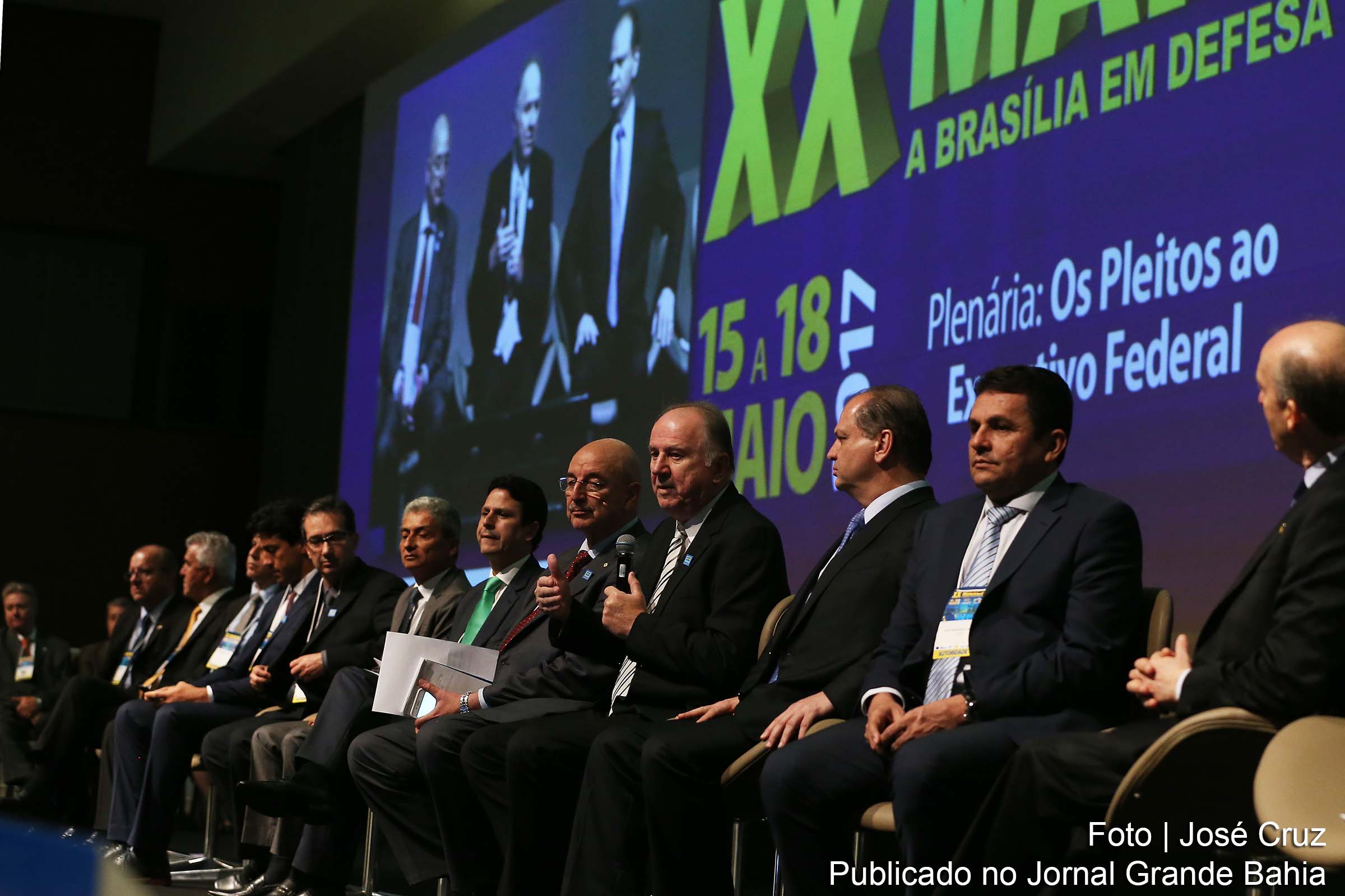 Sessão plenária para debater os pleitos ao Executivo Federal durante a Marcha dos Prefeitos em Brasília.