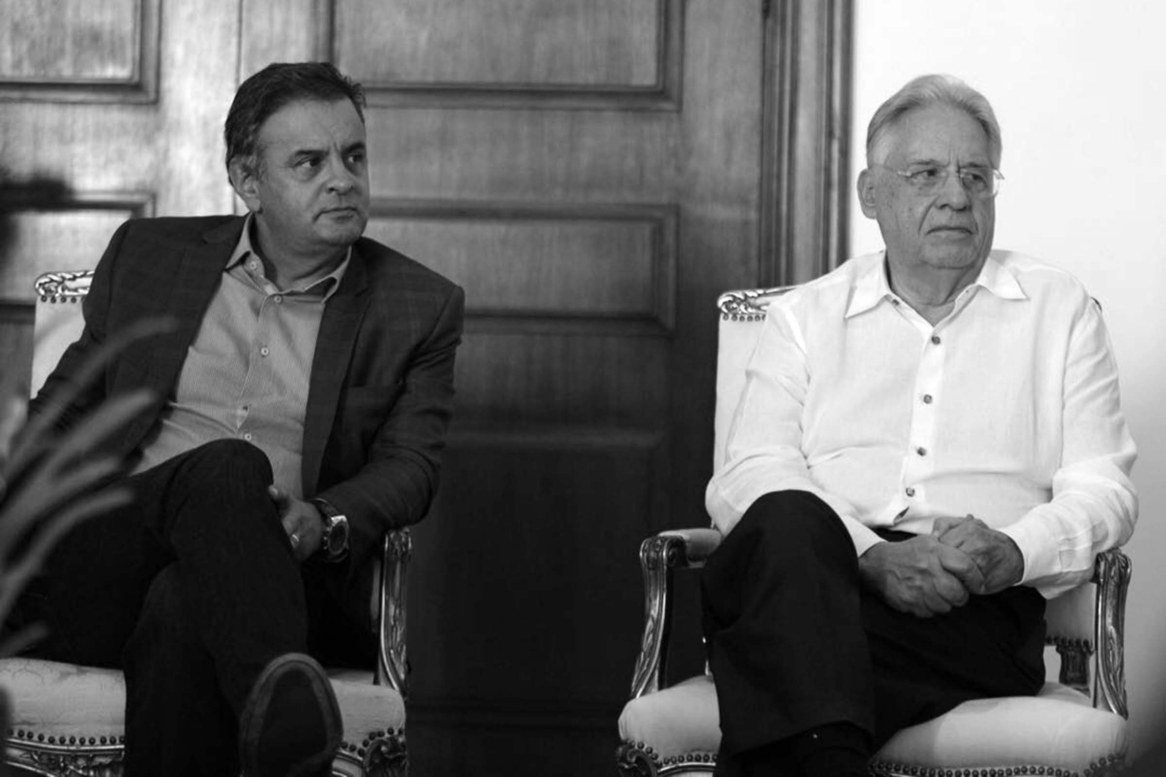 Senador afastado Aécio Neves e ex-presidente Fernando Henrique Cardoso (FHC). Partido perde discurso ético ao ter uma das principais lideranças envolvida diretamente no Caso Lava Jato.