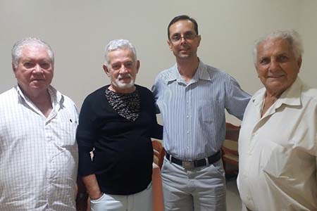 Com um concorrido almoço na Churrascaria Los Pampas, sexta feira última, a Confraria dos Gastrônomos recebeu o comandante do 35º Batalhão de Infantaria do Exército, TC. Claudio Eduardo Bouças.