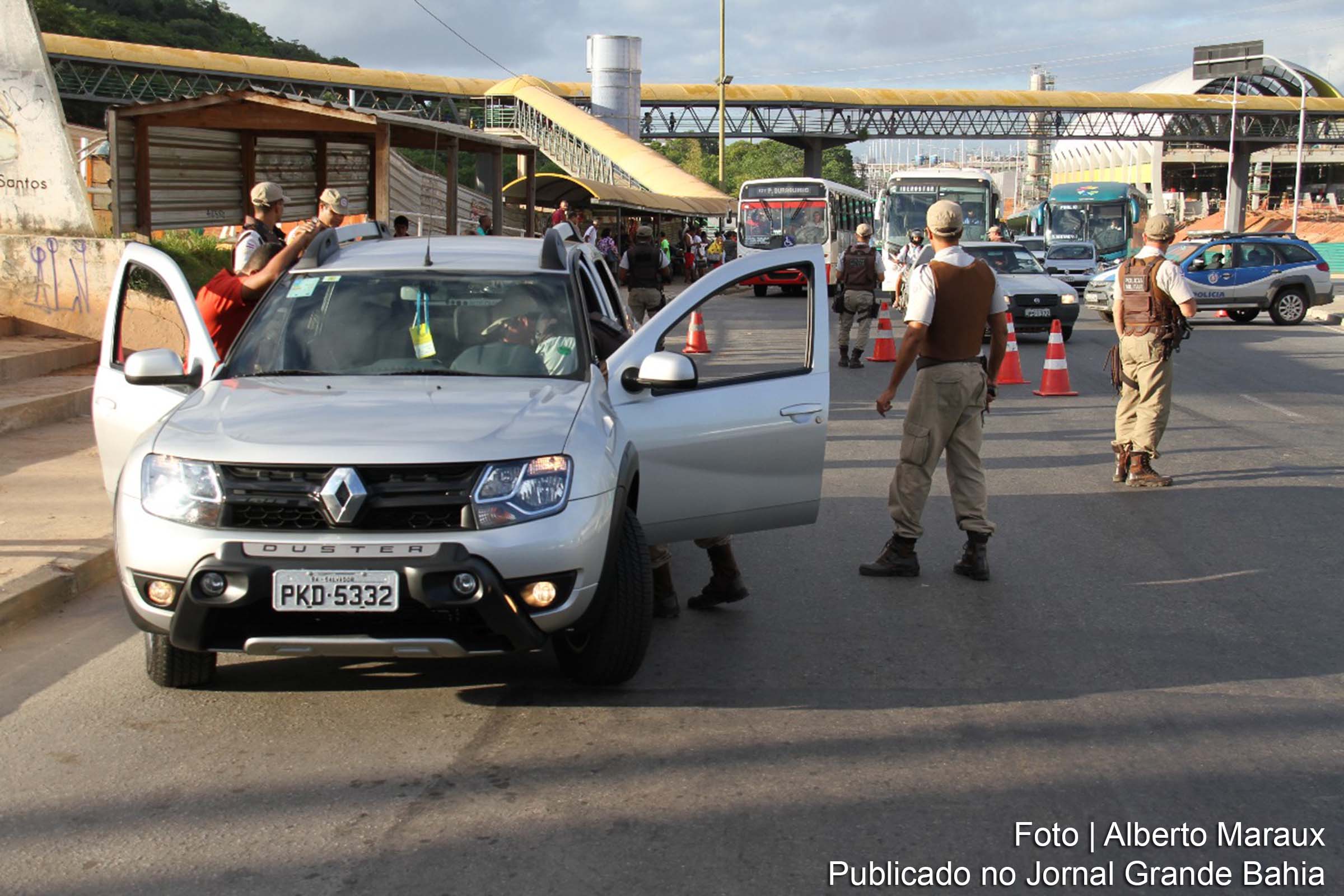 Blitzes realizadas pela Operação Apolo e pelo Esquadrão Águia, da Polícia Militar.