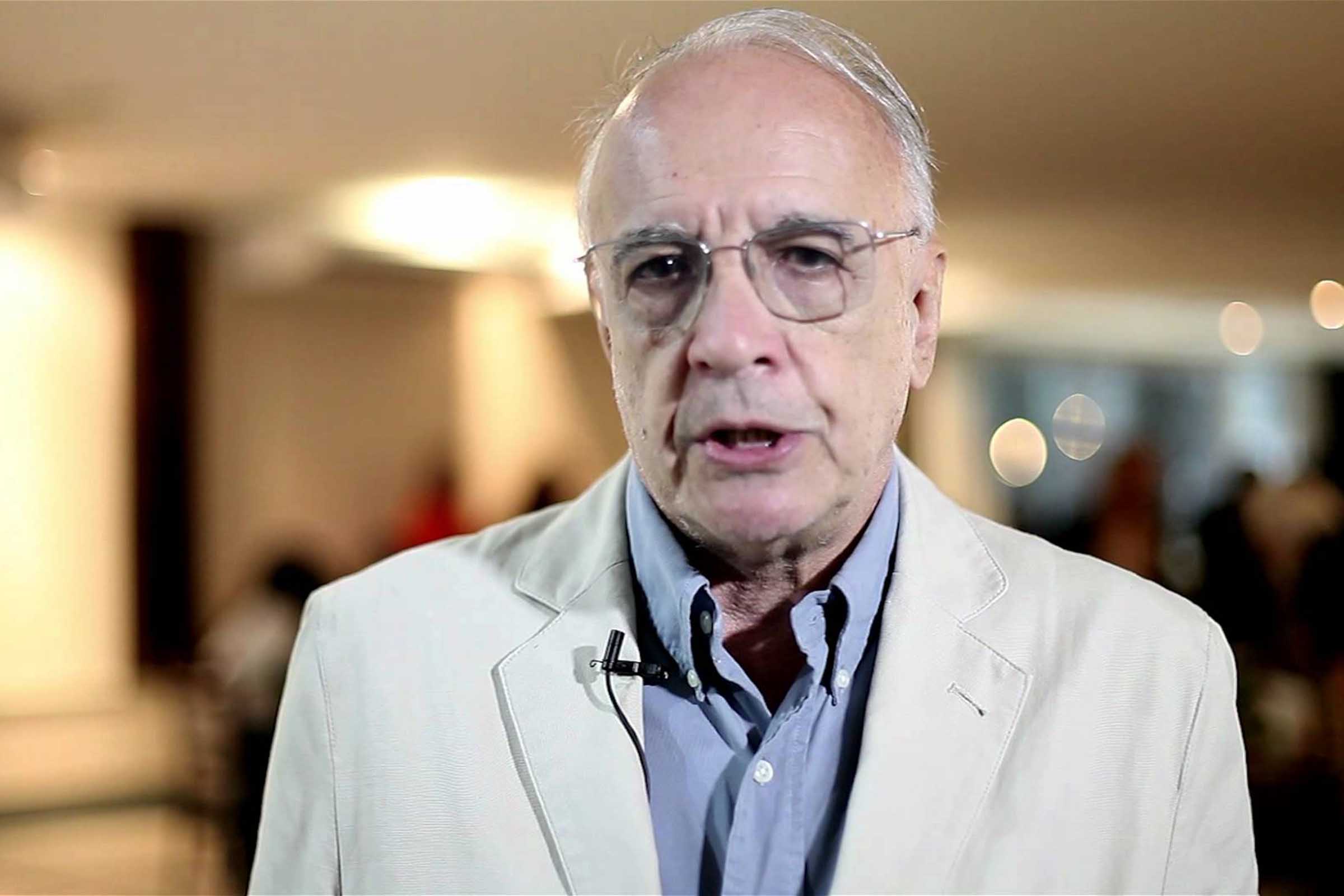 Emir Simão Sader é sociólogo e cientista político.