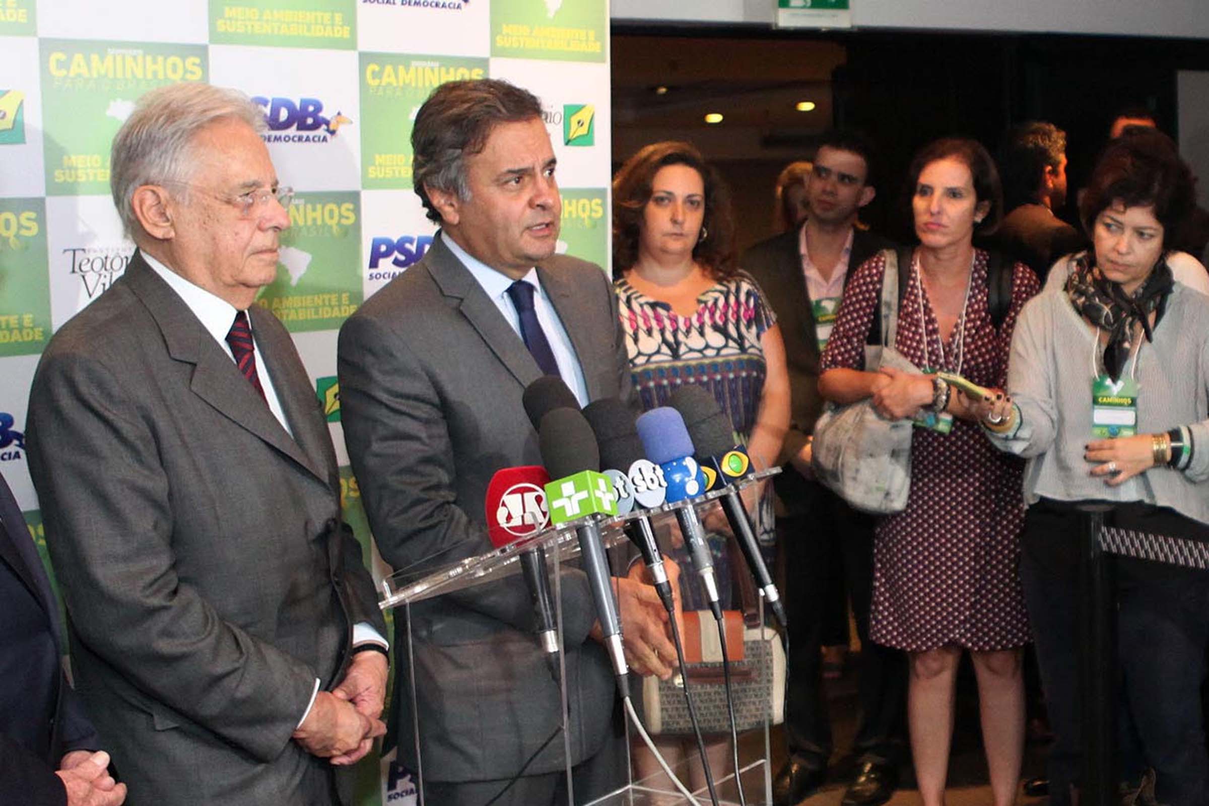 Ex-presidente Fernando Henrique Cardoso (FHC) e senador afastado Aécio Neves. Partido perde discurso ético ao ter uma das principais lideranças envolvida diretamente no Caso Lava Jato.