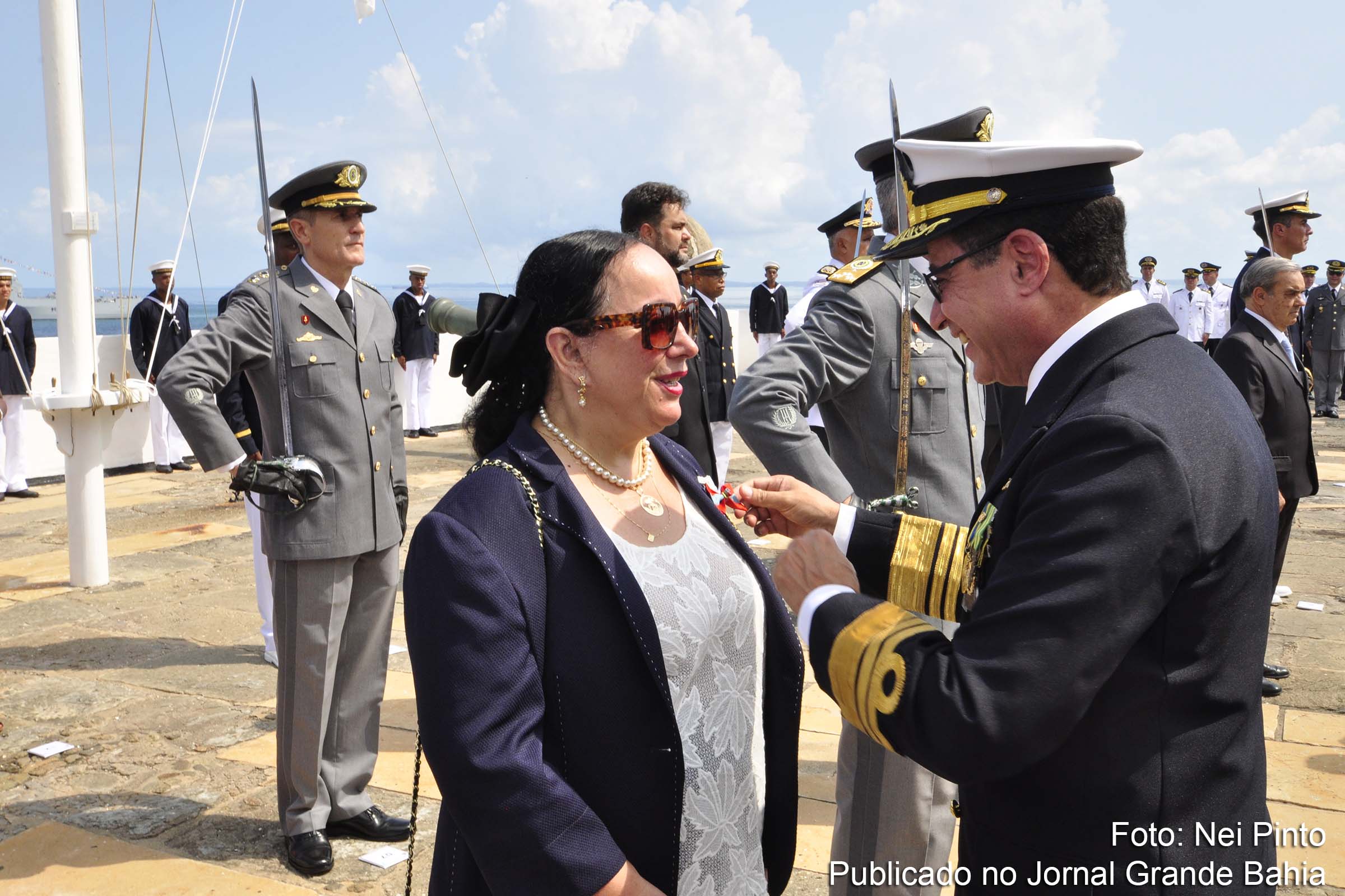 Desembargadora Maria do Socorro Barreto Santiago recebe Ordem do Mérito Naval.