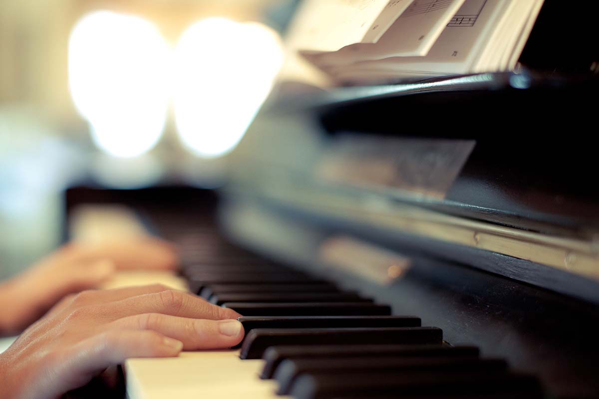 Apresentação de música clássica ocorre em shopping,