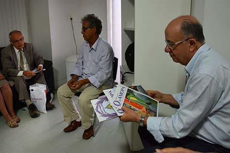 Com a missão de difundir o ensino do idioma francês, esteve em visita ao prefeito José Ronaldo de Carvalho, uma delegação francesa.