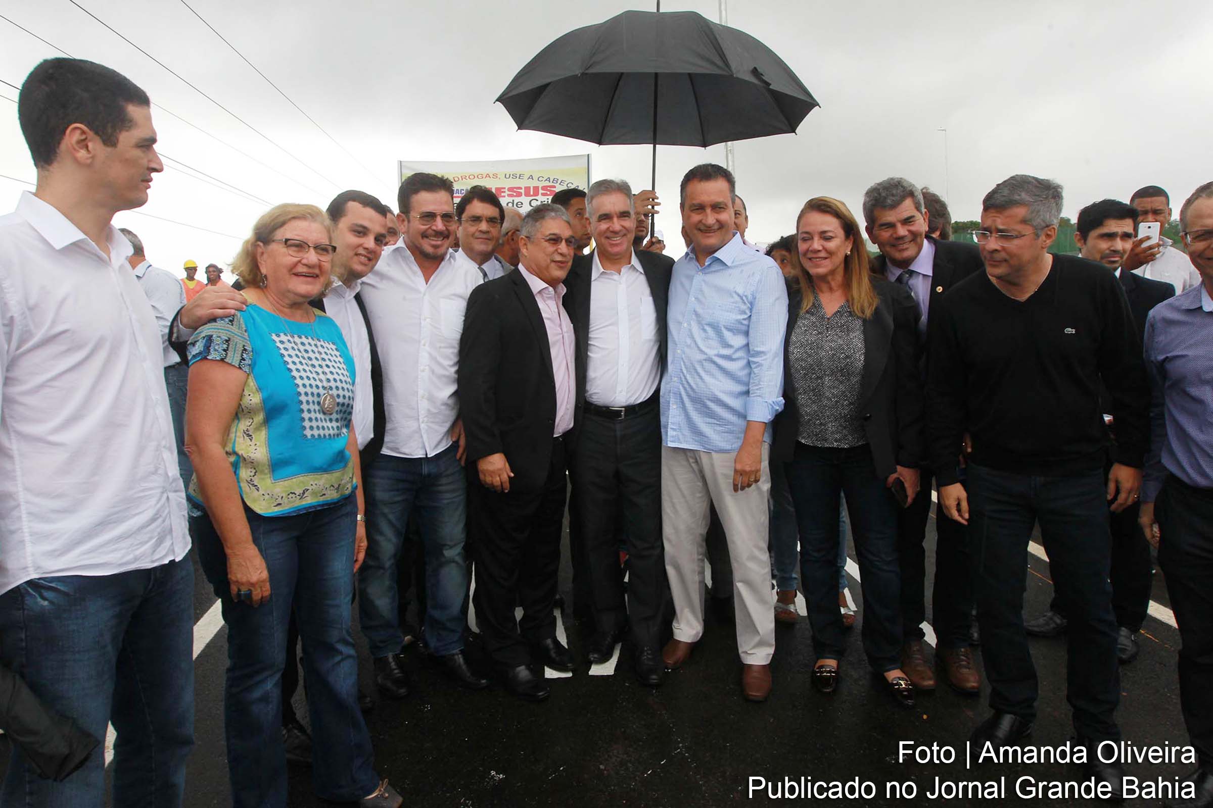 Governador Rui Costa participa de ato inaugural de viaduto na Avenida Paralela, em Salvador, próximo ao Home Center Ferreira Costa .