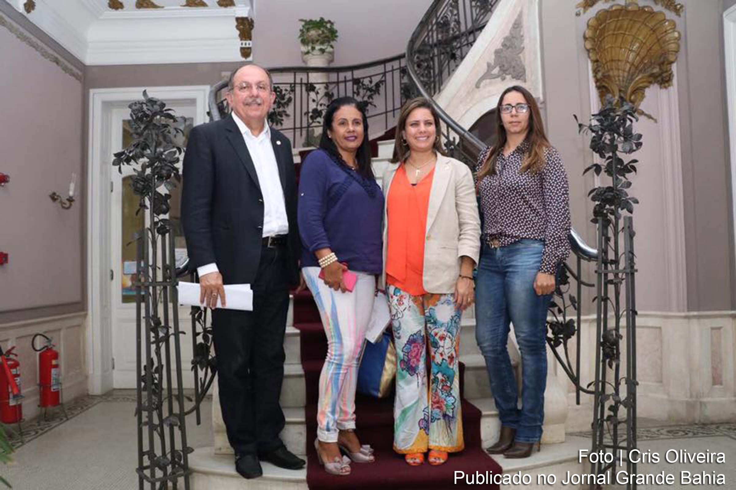 Deputado José de Arimateia é recebido por representantes do Hospital Juliano Moreira.