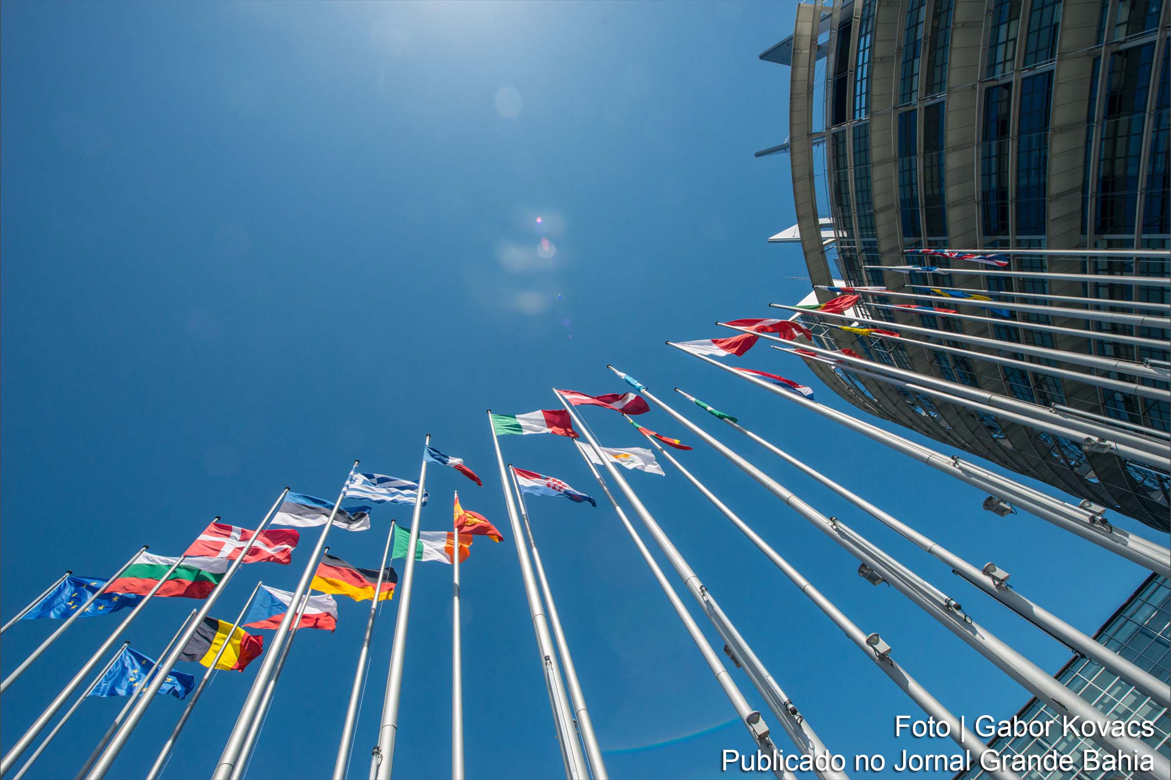 União Europeia apresenta plano para aliviar pressão migratória na Itália