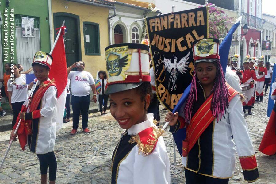Fanfarras de escolas estaduais são destaque no desfile de 2 de julho.