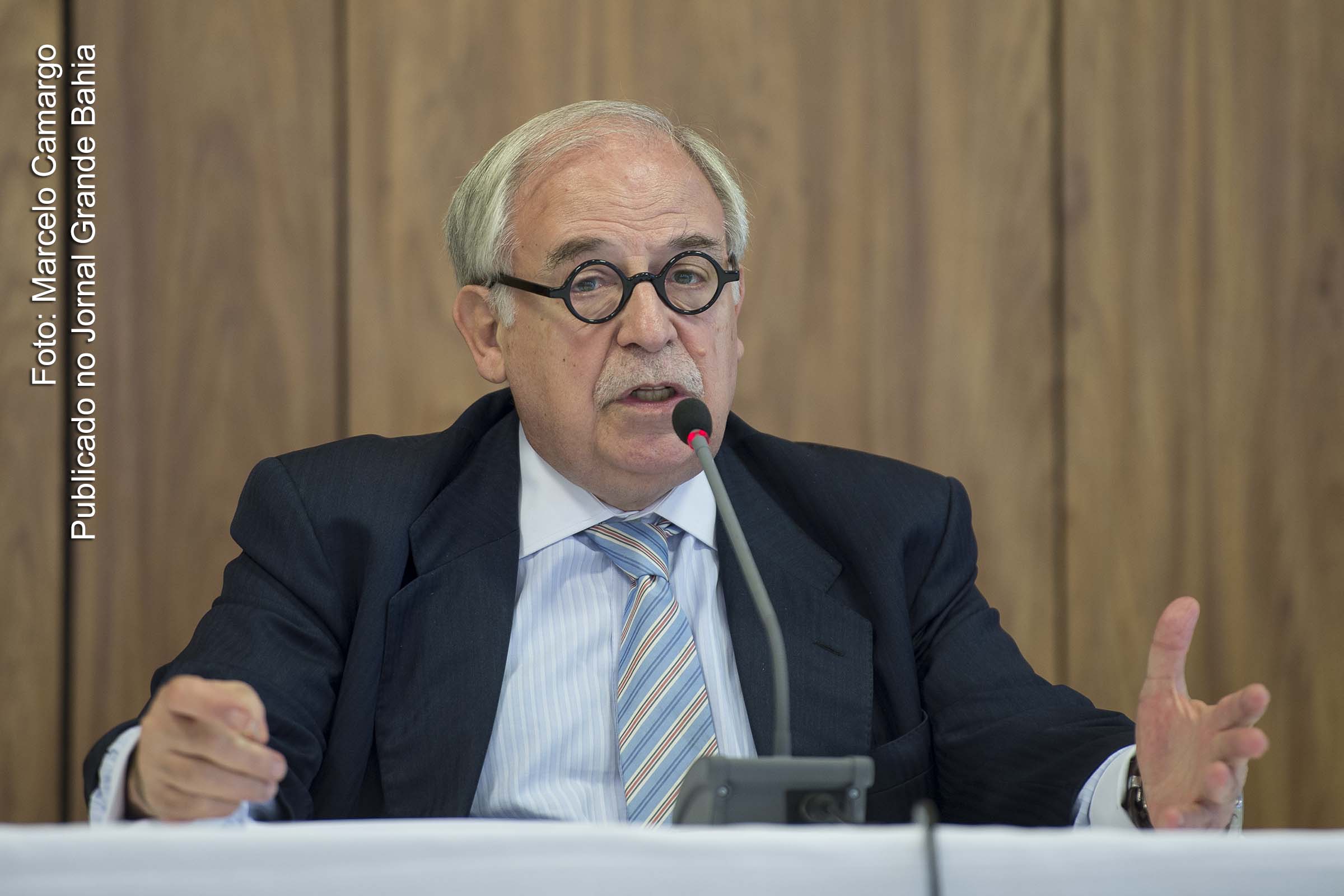 Marco Aurélio Garcia (Porto Alegre, 22 de junho de 1941 — 20 de julho de 2017) foi um político brasileiro filiado ao Partido dos Trabalhadores (PT). Foi professor aposentado do Departamento de História da Universidade Estadual de Campinas (UNICAMP) e historicamente vinculado à esquerda. Ocupou o cargo de assessor especial da Presidência da República para Assuntos Internacionais nos governos Lula e Dilma Rousseff.
