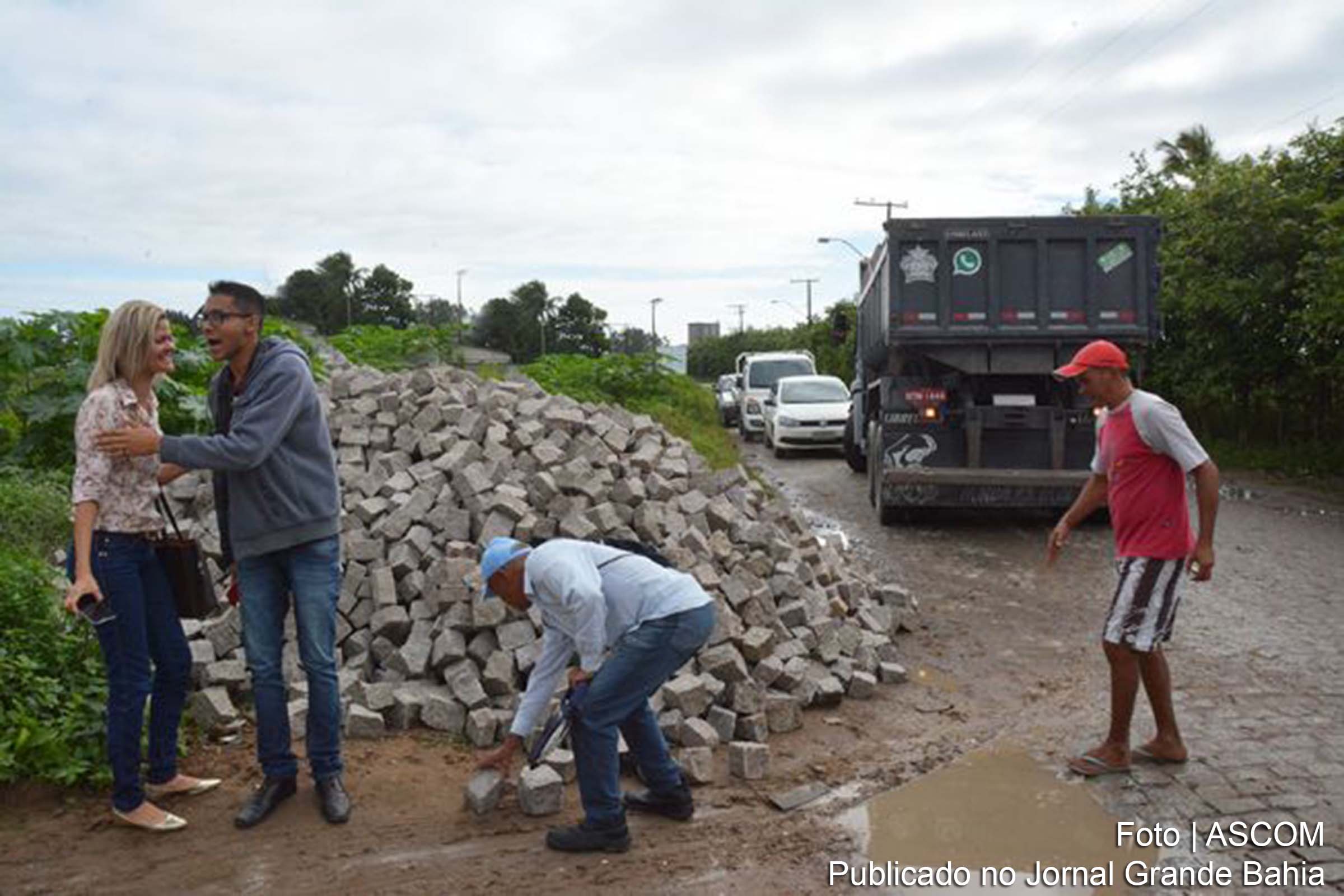 Obras de pavimentação na comunidade de Jaqueira, no povoado de Fulô e no bairro Limoeiro foram autorizadas.