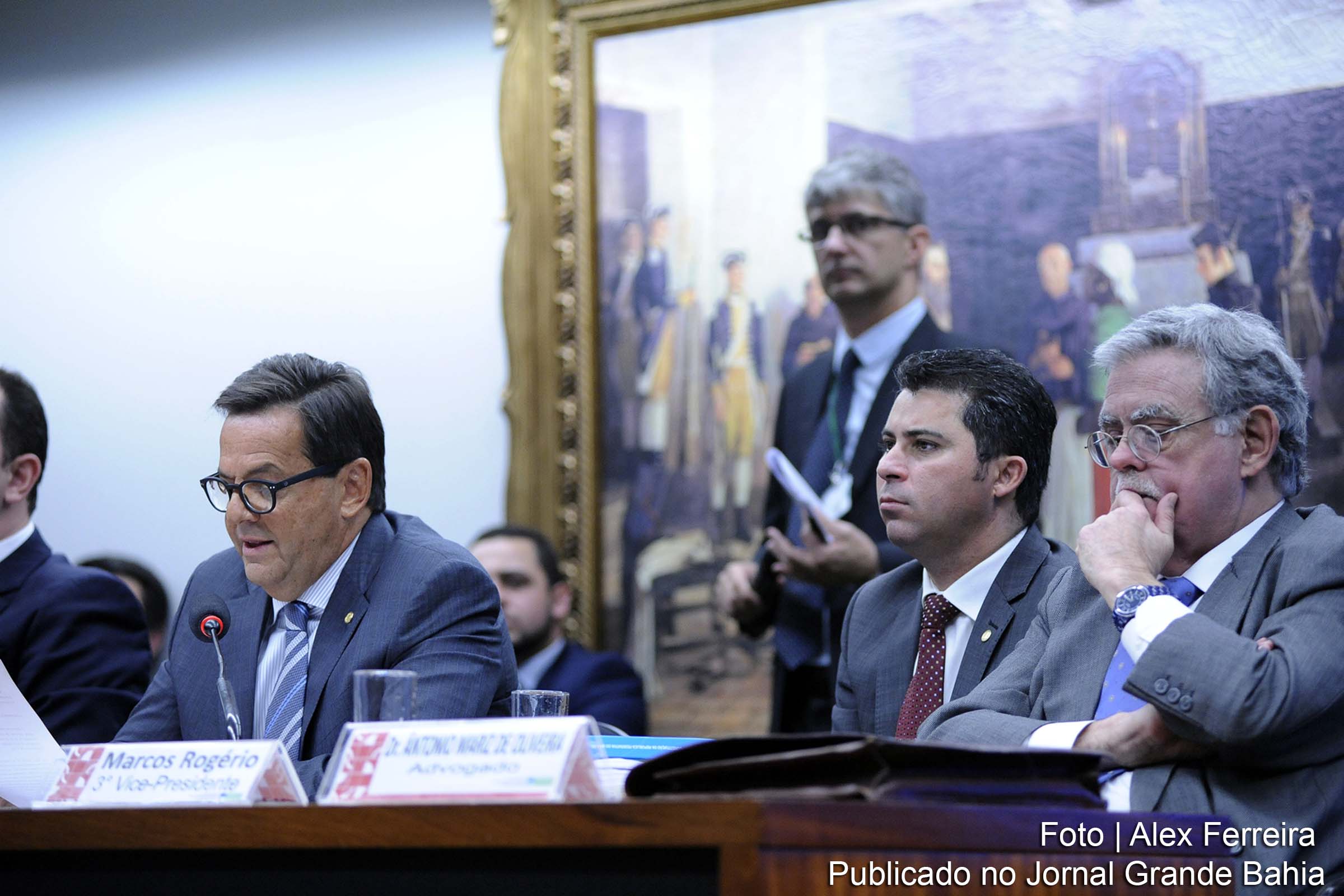 Sergio Zveiter apresentou relatório autorizando abertura do processo criminal contra o presidente Michel Temer (PMDB/BA).