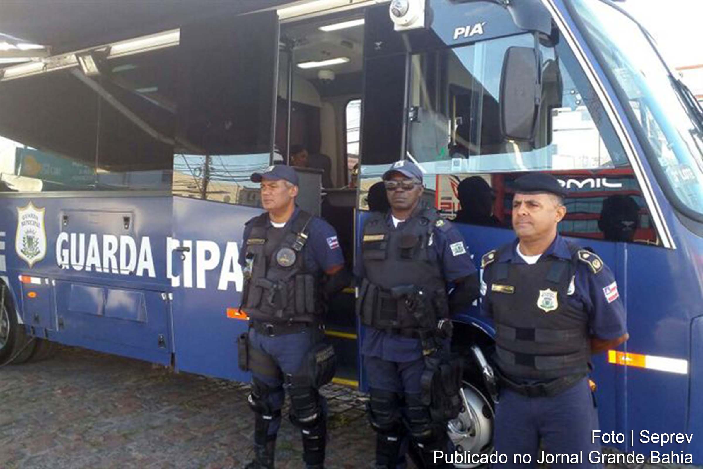 Base Móvel da Seprev na avenida Getúlio Vargas, em Feira de Santana, em Feira de Santana.