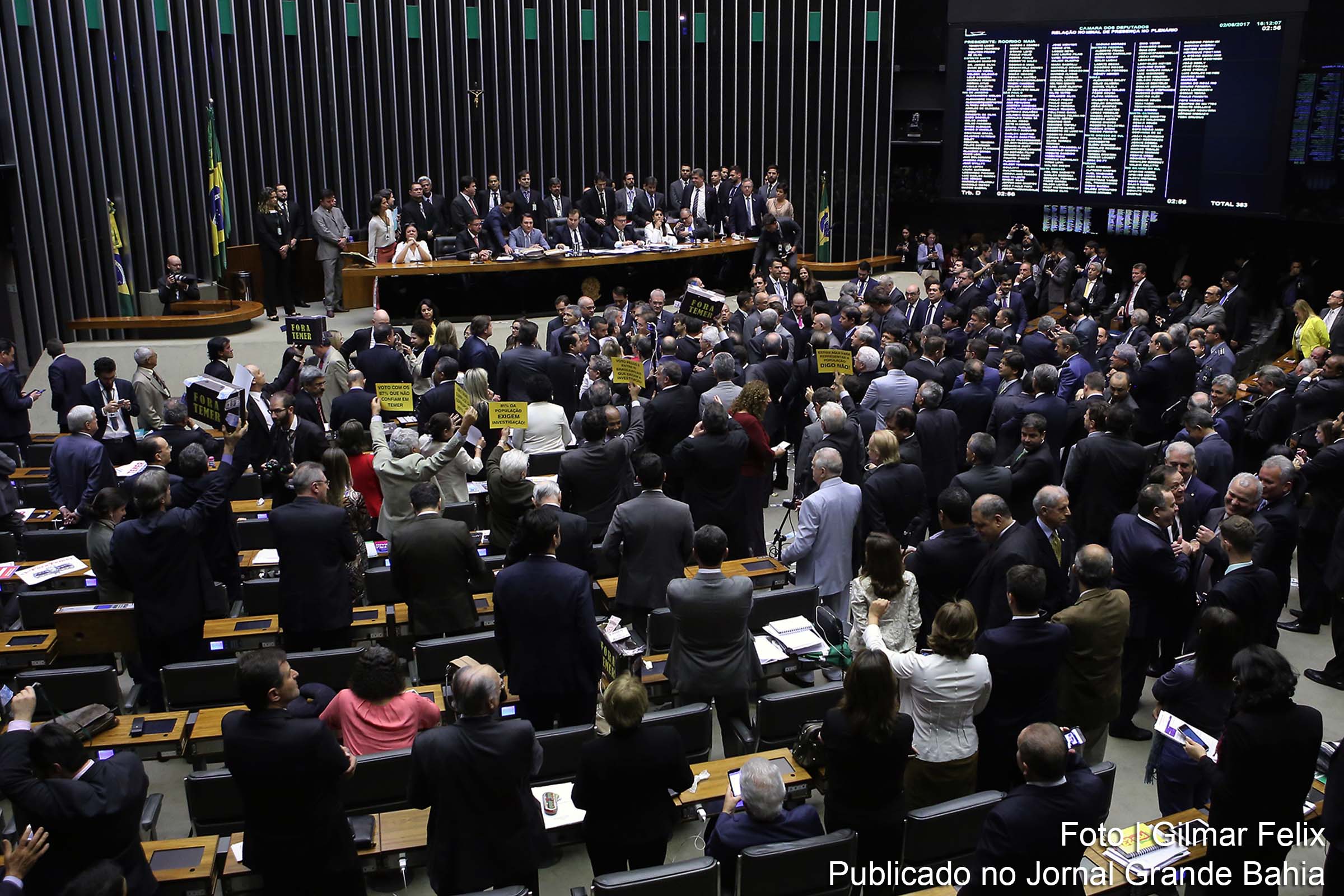 Deputados rejeitaram denúncia criminal contra presidente Michel Temer.