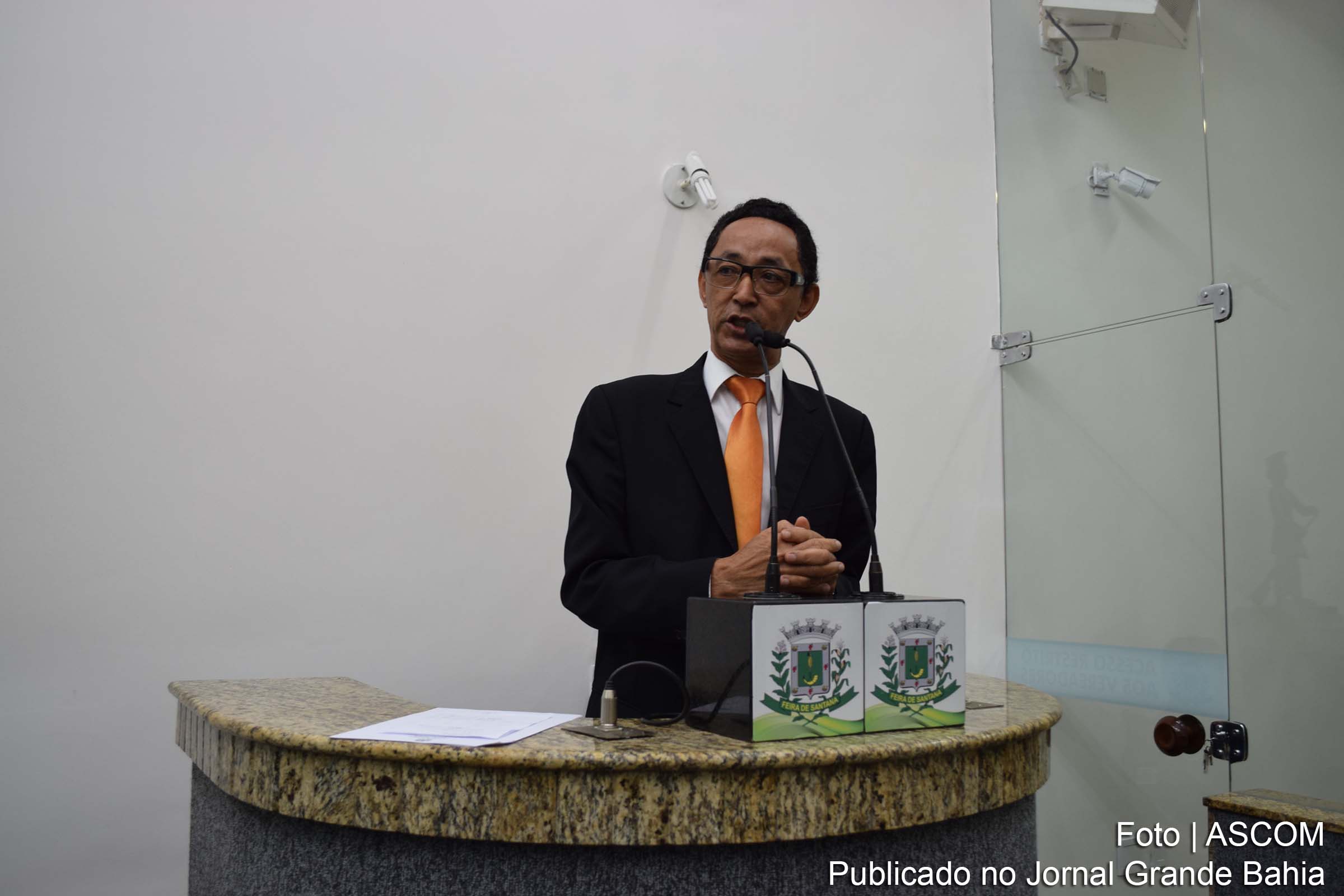 Edvaldo Lima: solicito à Secretaria de Obras que incluía esta parte da rua na lista de pavimentação.