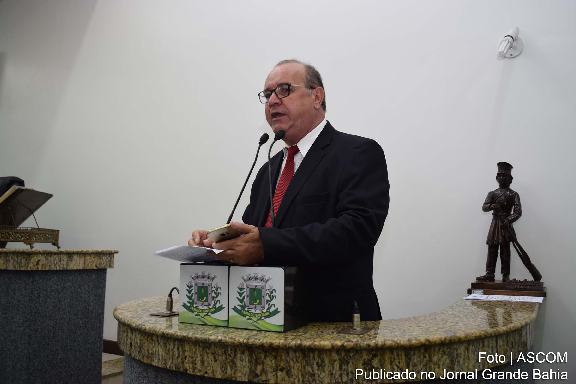 José Carneiro: existe um grupo de profissionais ligados à Secretaria de Desenvolvimento Econômico responsável pela fiscalização da centro comercial da nossa cidade.