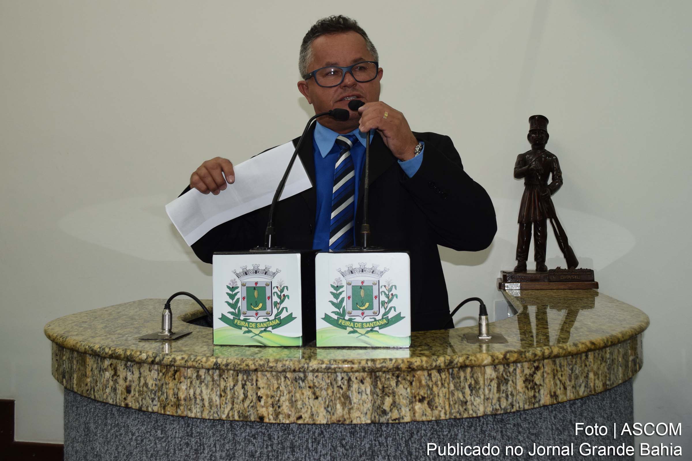José Menezes (Zé Filé): eu não entendo como é que faz uma creche para crianças de um a cinco anos e coloca um vaso sanitário para adulto.