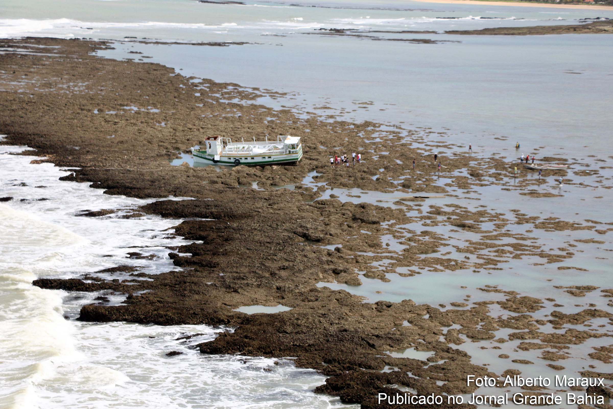 Buscas por vítimas da tragédia do naufrágio na Baía de Todos os Santos são retomadas; SSP divulga lista com nome de mortos no acidente