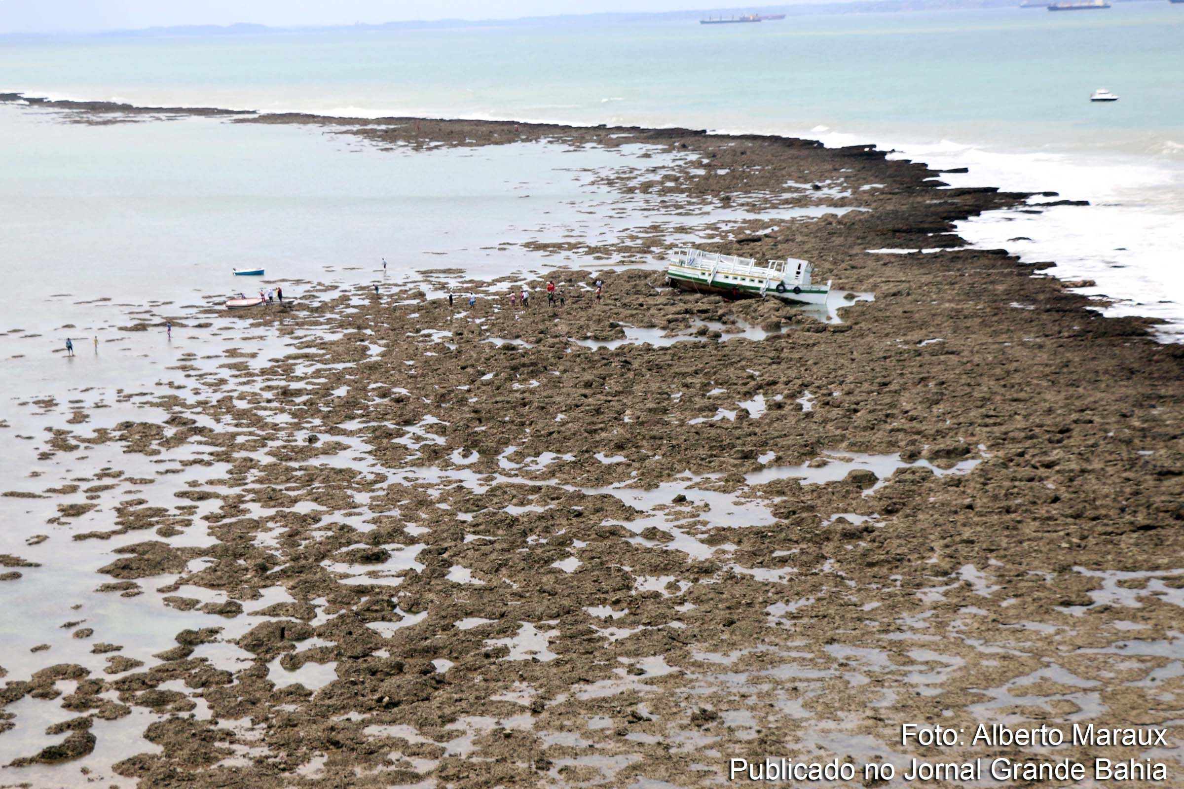 Associação dos Transportadores Marítimos da Bahia diz que embarcação Cavalo Marinho I tinha capacidade para 160 passageiros; acidente ocorreu em Mar Grande, na Baía de Todos os Santos