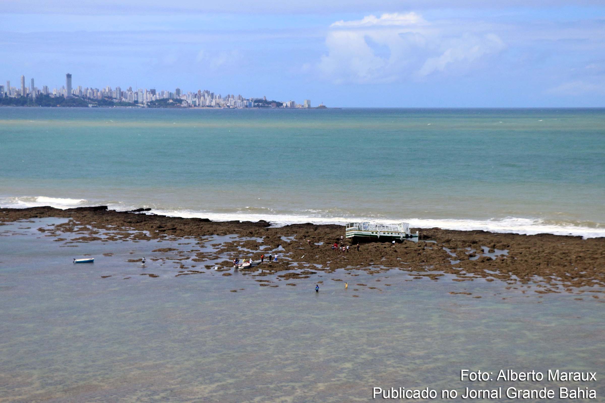 Corpo de menina de 12 anos é procurado na Baía de Todos os Santos; ela é considerada possível vítima do naufrágio da embarcação Cavalo Marinho I