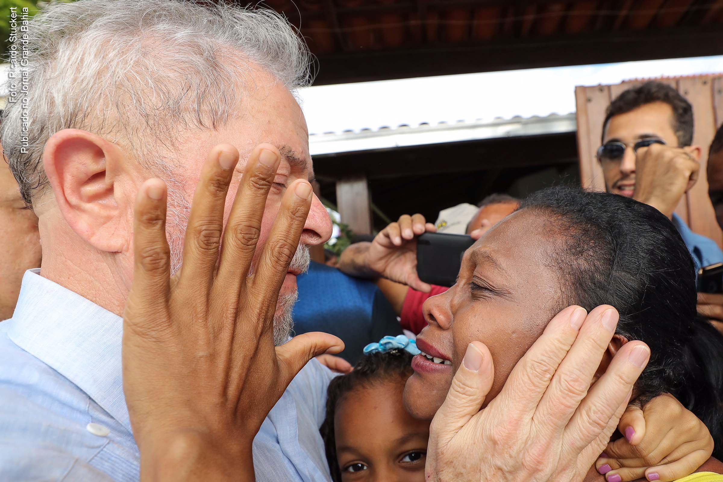 Na UFRB, Lula dedicou o título Honoris Causa a cada negro e negra que se formou na Universidade, e falou que sua felicidade é ver o filho do trabalhador virar doutor.