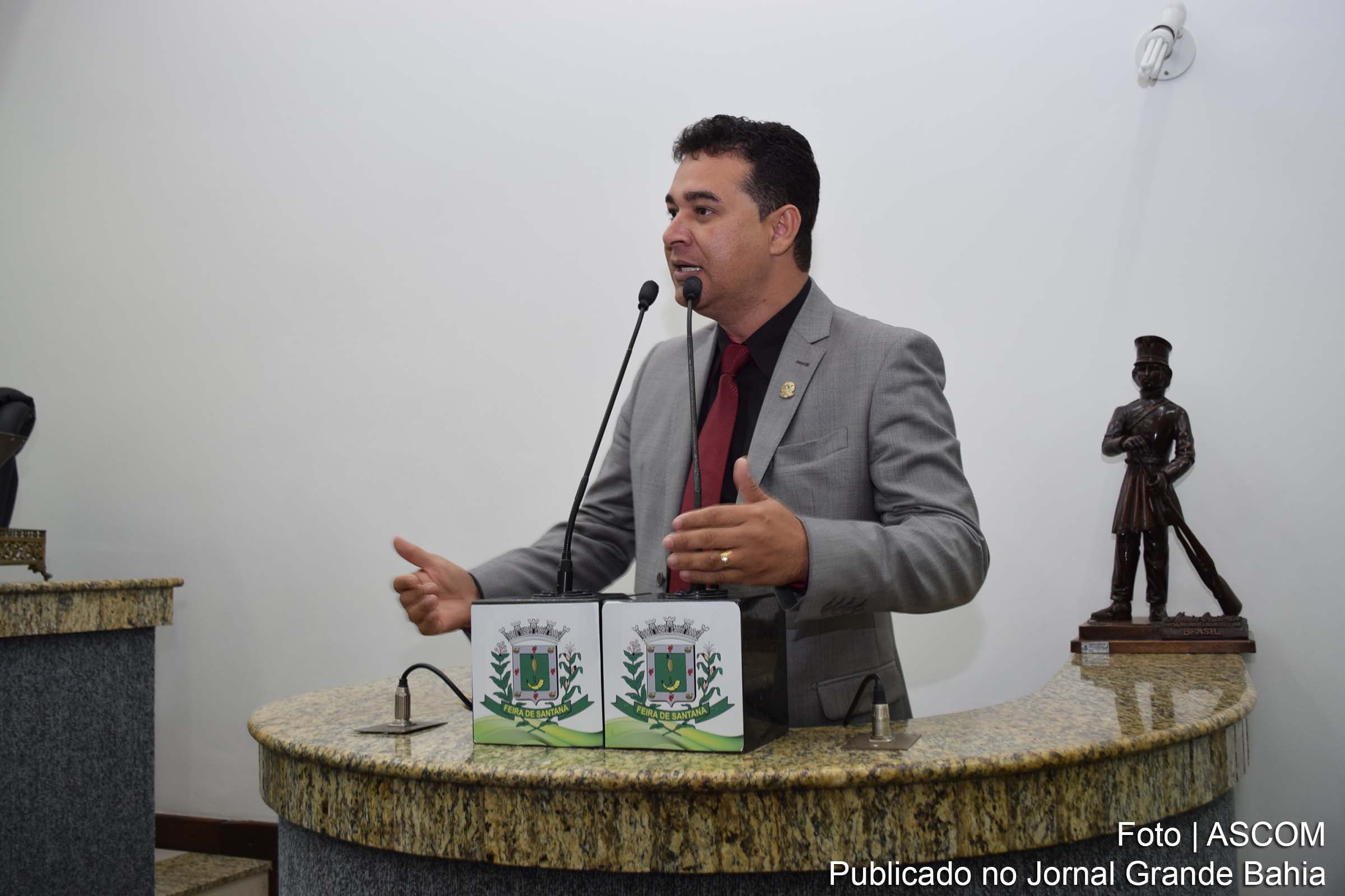 Marcos Lima faz críticas à Viabahia Concessionária de Rodovias S/A em relação à iluminação e aos postos de atendimento aos usuários situados na BR-324.