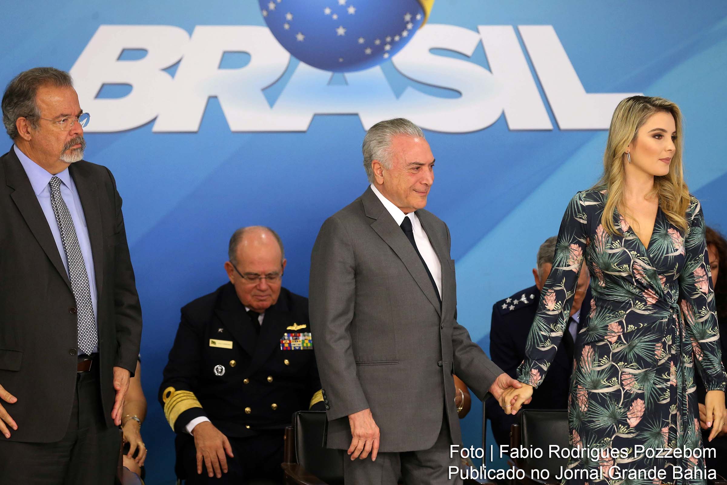 Governo do presidente Temer não consegue conter gastos.