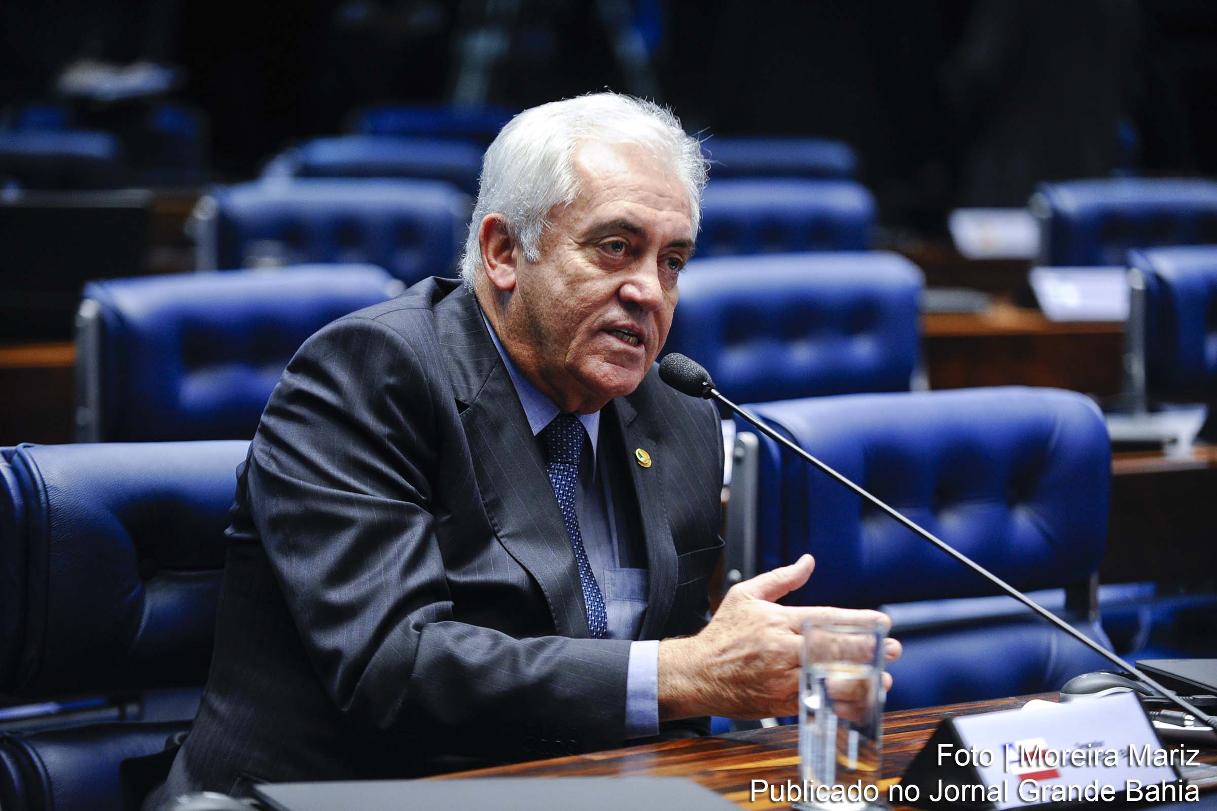 Senador Otto Alencar criticou boicote ao Estado da Bahia promovido pelo Governo Temer, por influência política de ACM Neto e afirmou que o PSD estará junto com Rui Costa em 2018.