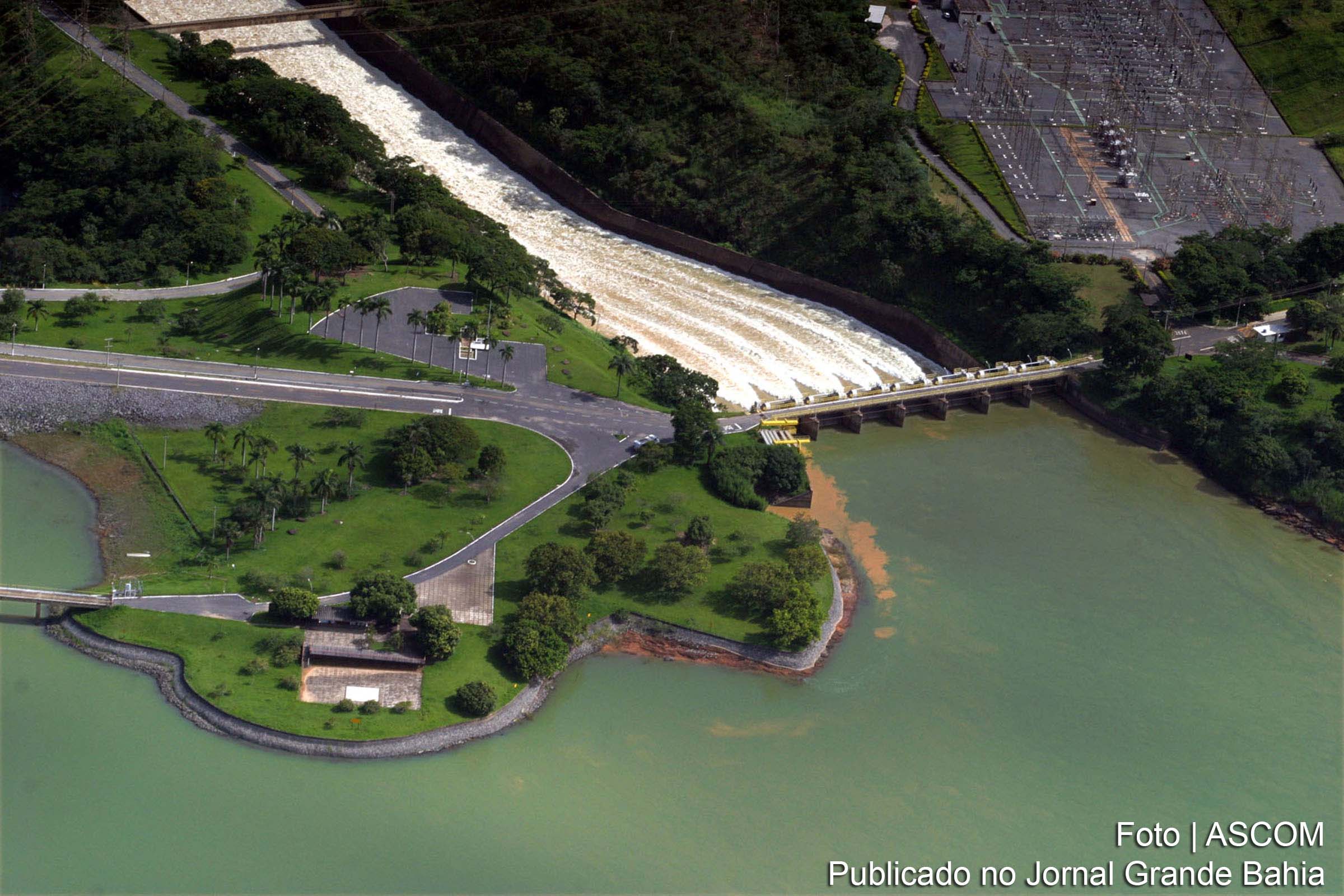 Vista aérea da Usina Hidrelétrica de Três Marias, localizada no Rio São Francisco, em Minas Gerais. Hidrelétrica é controlada pela CEMIG.