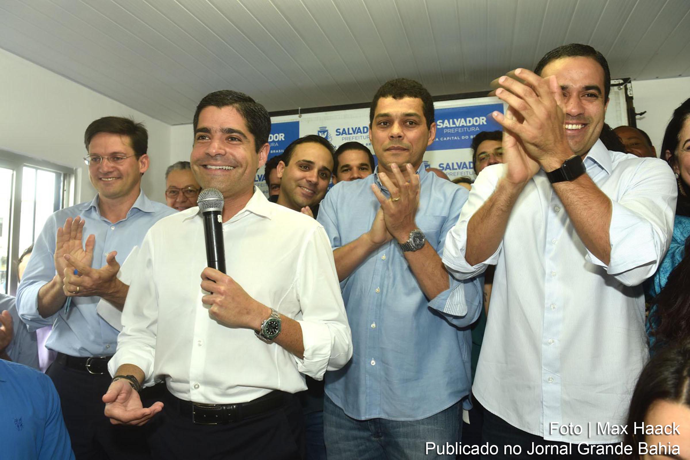 O prefeito ACM Neto anunciou mudanças na equipe de governo: Marcílio Bastos assume a Companhia de Desenvolvimento Urbano de Salvador (Desal); Junior Magalhães assume a diretoria de Iluminação do município; Ana Paula Matos como diretora geral das prefeituras-bairros; Sósthenes Macedo assume comando da Defesa Civil (Codesal); Virgílio Daltron assume a Secretaria de Manutenção da Cidade (Seman) e Bruno Barral assume a Secretaria da Educação.