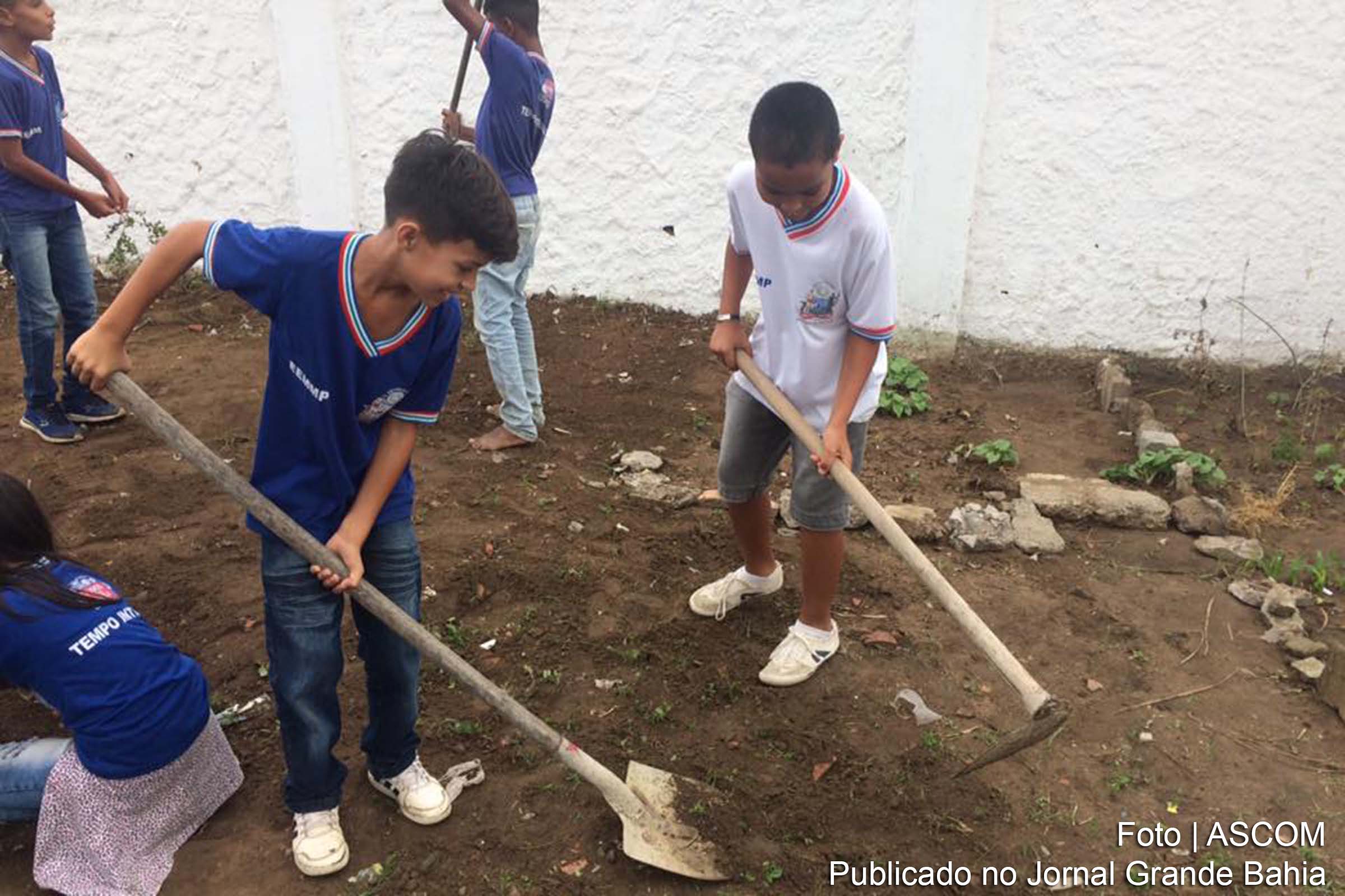Estudantes da Escola Estadual de Tempo Integral Monsenhor Mário Pessoa.