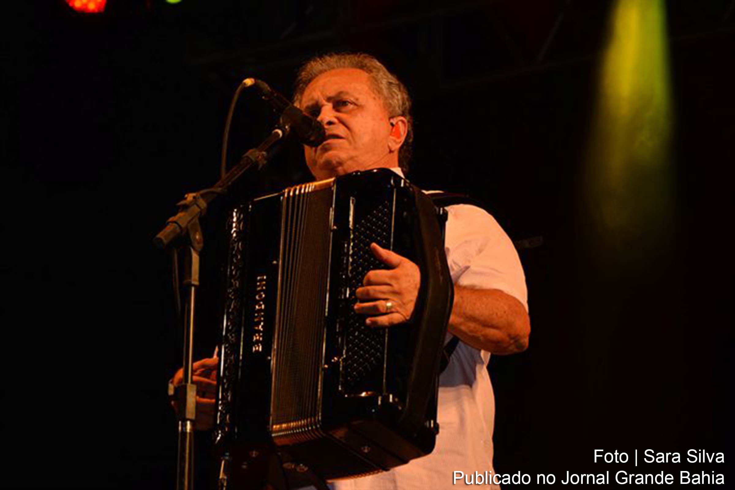 O cantor e compositor Flávio José.