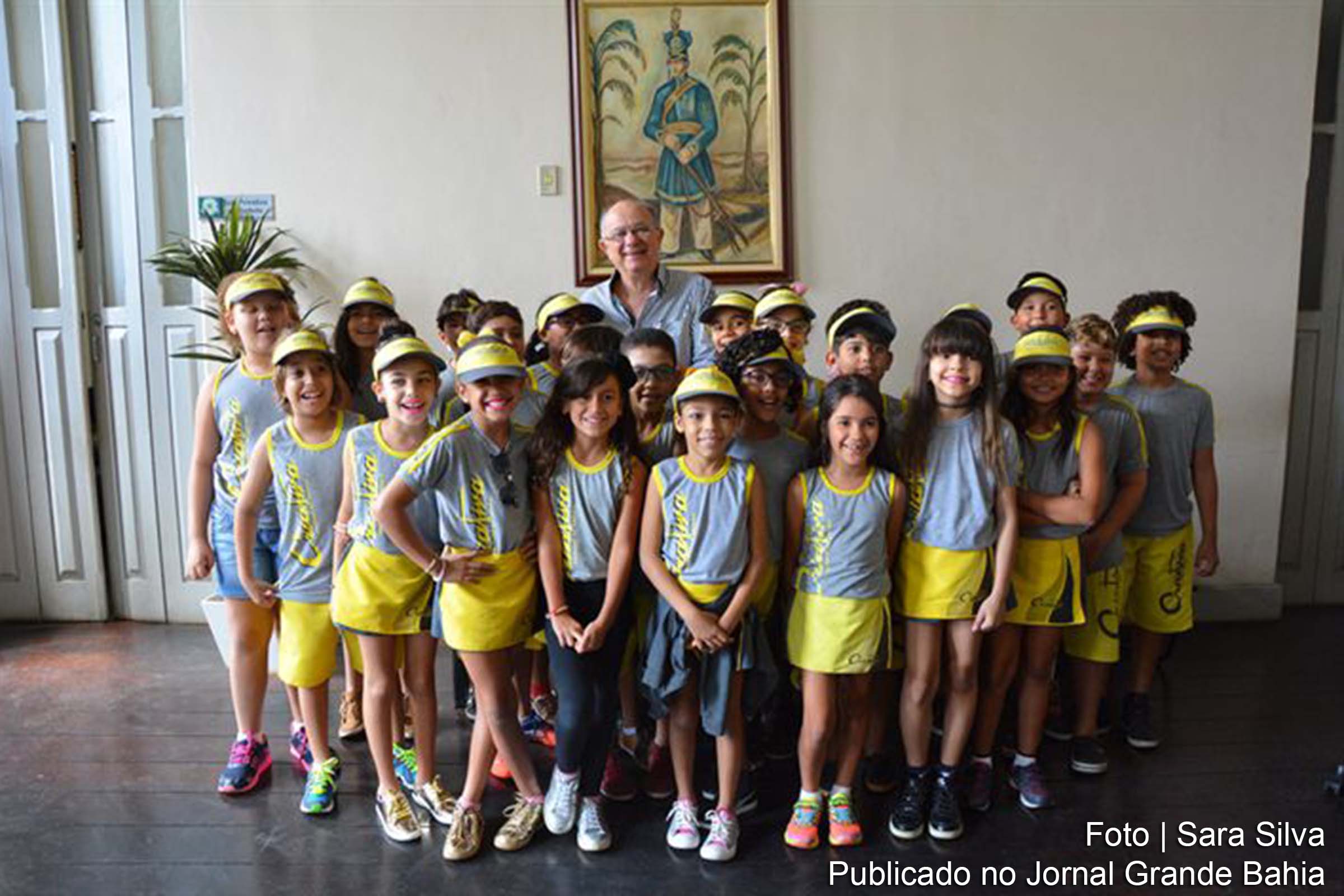 Estudantes da Escola Criativa realizam ‘coletiva de imprensa mirim’ com o prefeito José Ronaldo.