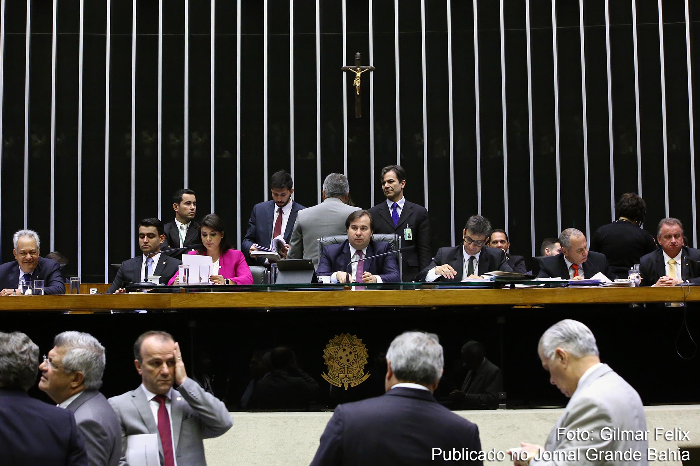 Leitura da denúncia contra o presidente da República, Michel Temer (PMDB). Presidente da Câmara dos Deputados, deputado Rodrigo Maia (DEM-RJ) e Segunda-Secretária da Câmara, deputada Mariana Carvalho (PSDB-RO).
