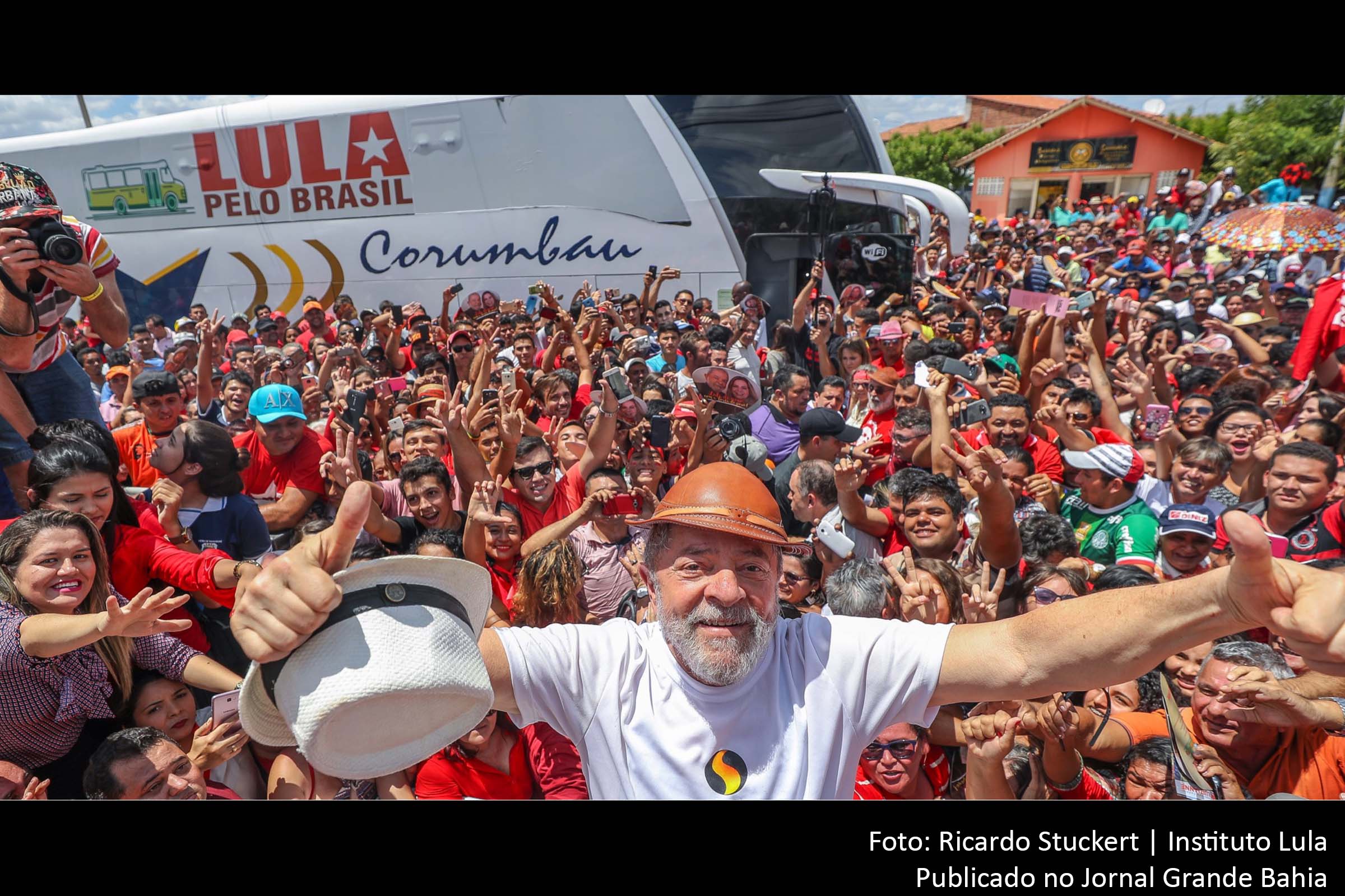 Povo de Banabui, Ceará, recebe ex-presidente Lula.
