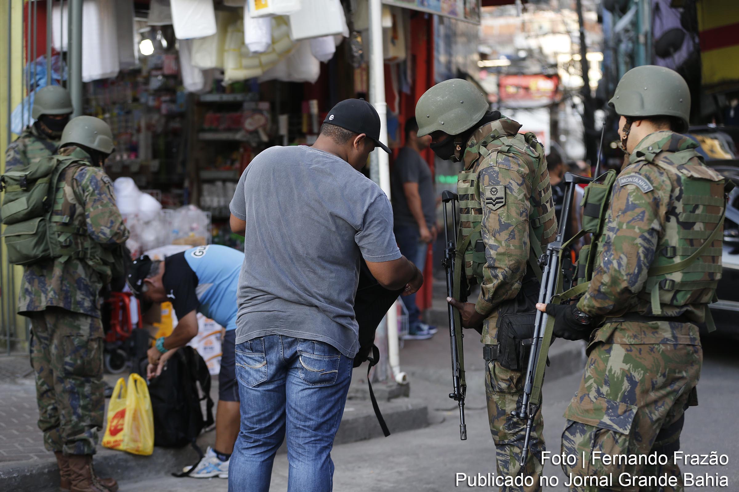 Militares realizam operação na favela da Rocinha, no Rio de janeiro.