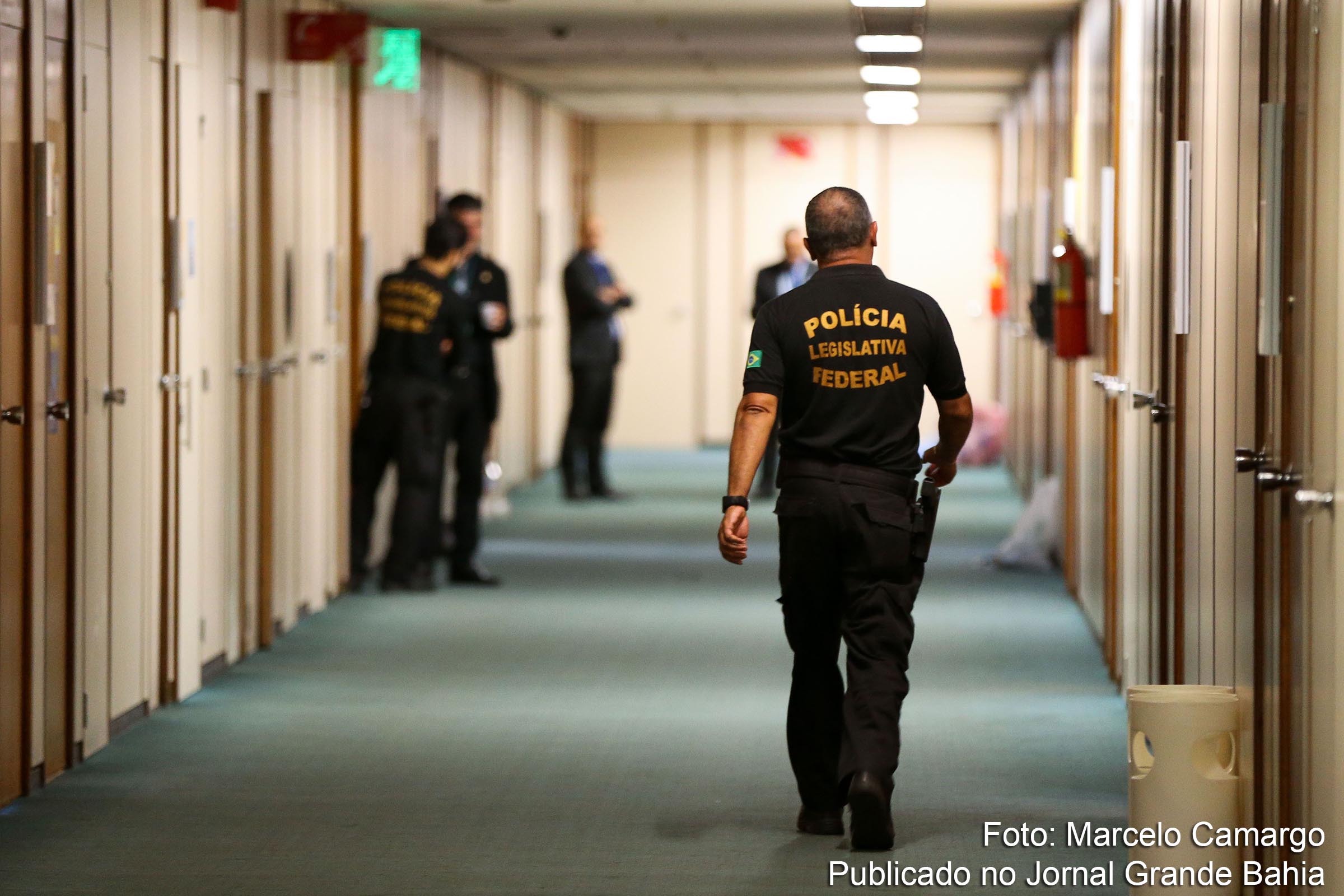 Polícia Federal cumpre mandado de busca e apreensão no gabinete do deputado Ezequiel Fonseca (PP-MT), na Câmara dos Deputados.