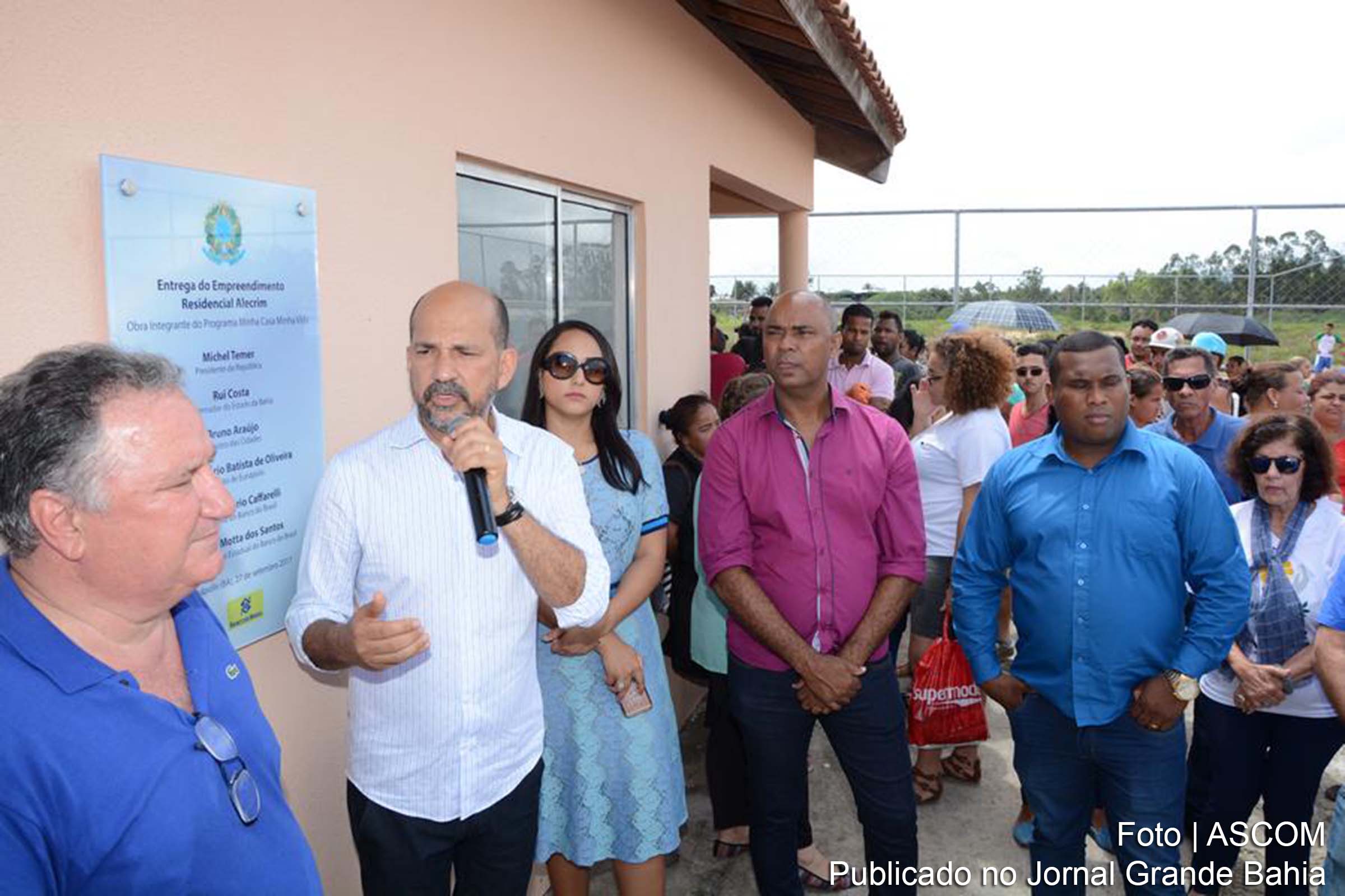 Solenidade de entrega do Residencial Alecrim em Eunápolis.