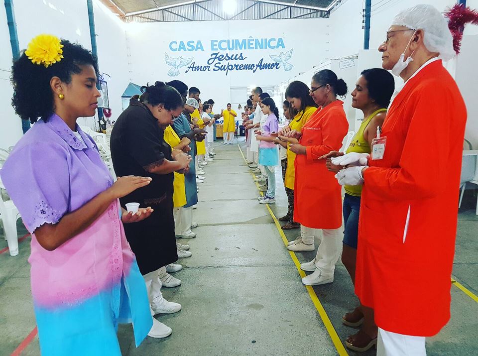 Dr. Fritz e os voluntários do Amor Supremo