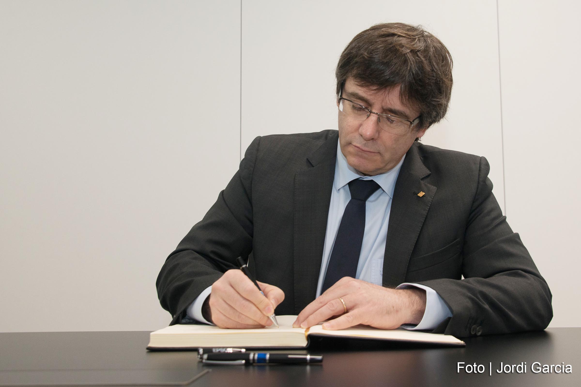 Justiça alemã liberta lídet catalão Carles Puigdemont, após pagamento de fiança