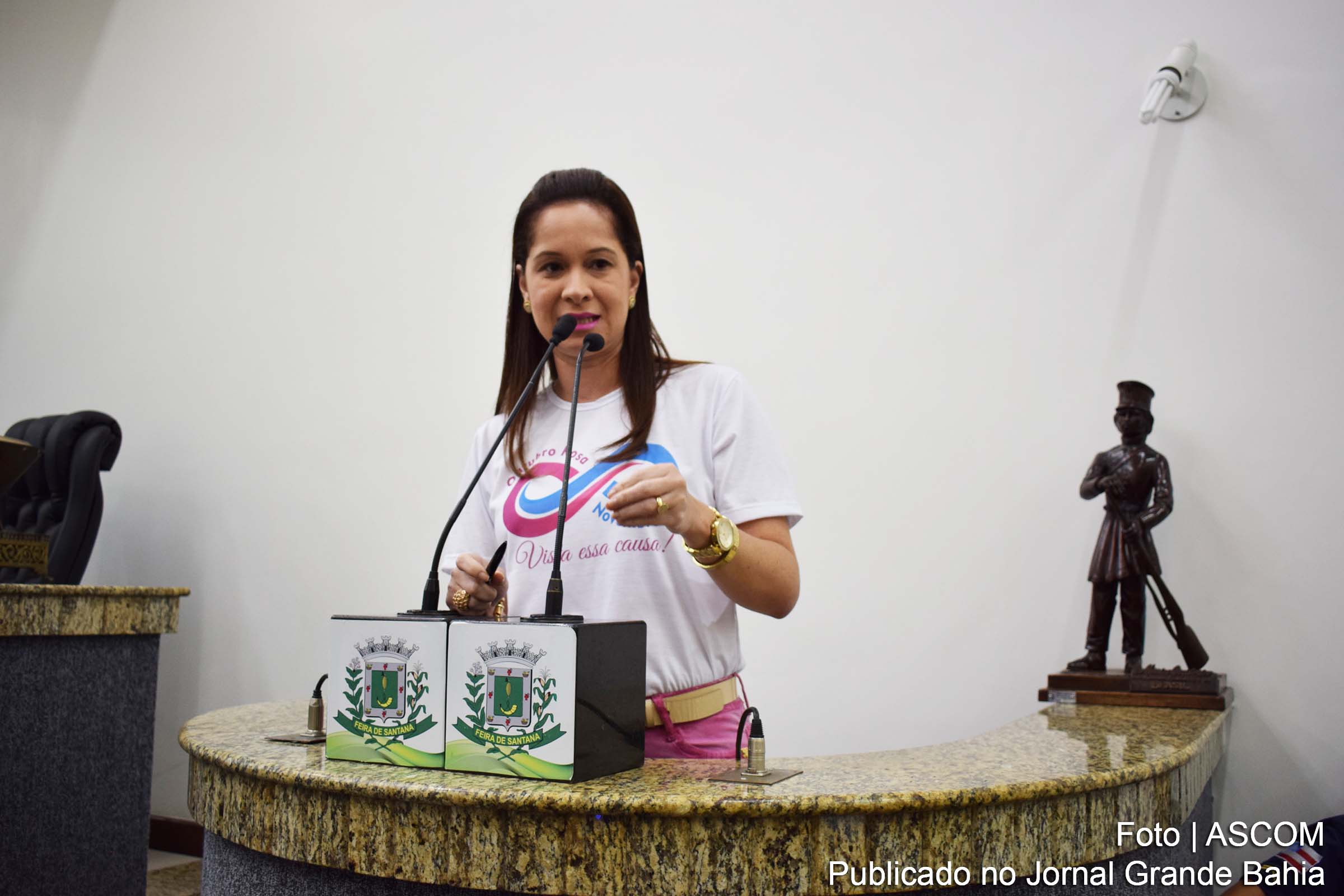 Cíntia Machado: um delegado operacional, que foi coordenador de Polícia desta cidade, agora foi colocado no administrativo da Polícia Civil da cidade de Rafael Jambeiro por esse governo perseguidor.