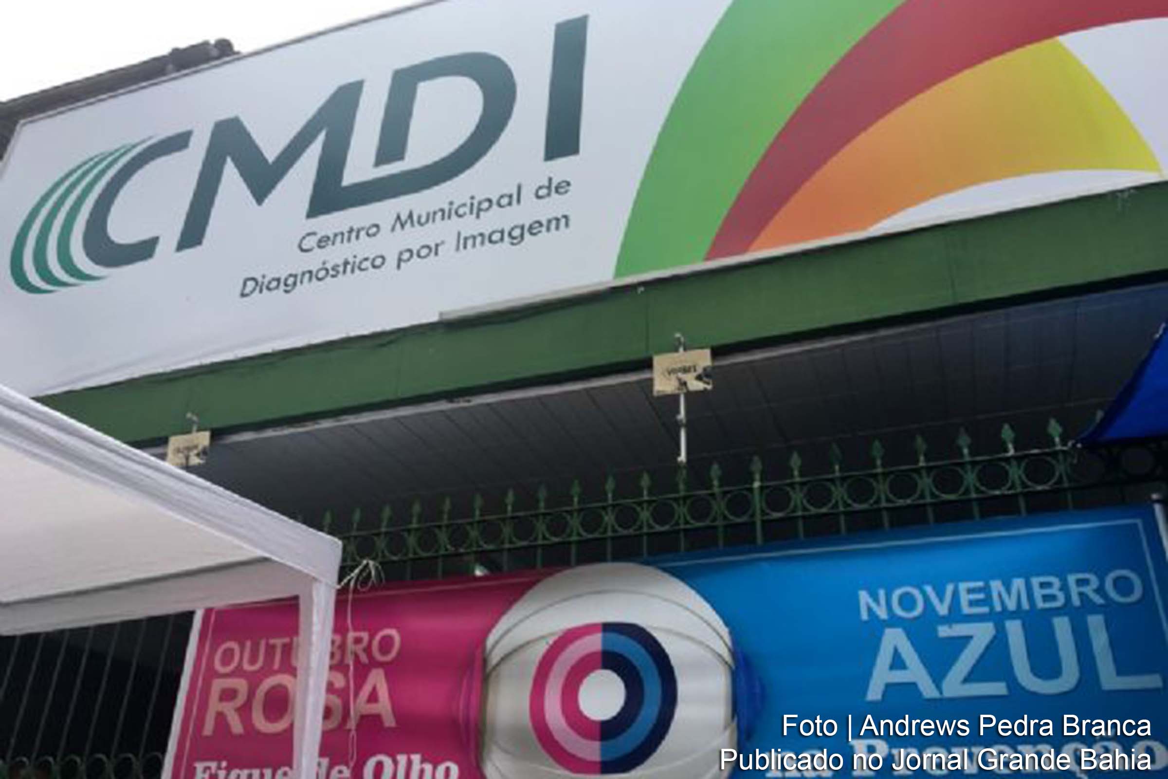 Fachada do Centro Municipal de Diagnóstico por Imagem Dr. Eugenio Laurine, localizado em Feira de Santana.