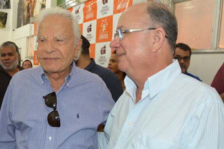 O apresentador global Cid Moreira esteve em Feira de Santana, sendo recebido pelo prefeito José Ronaldo de Carvalho.