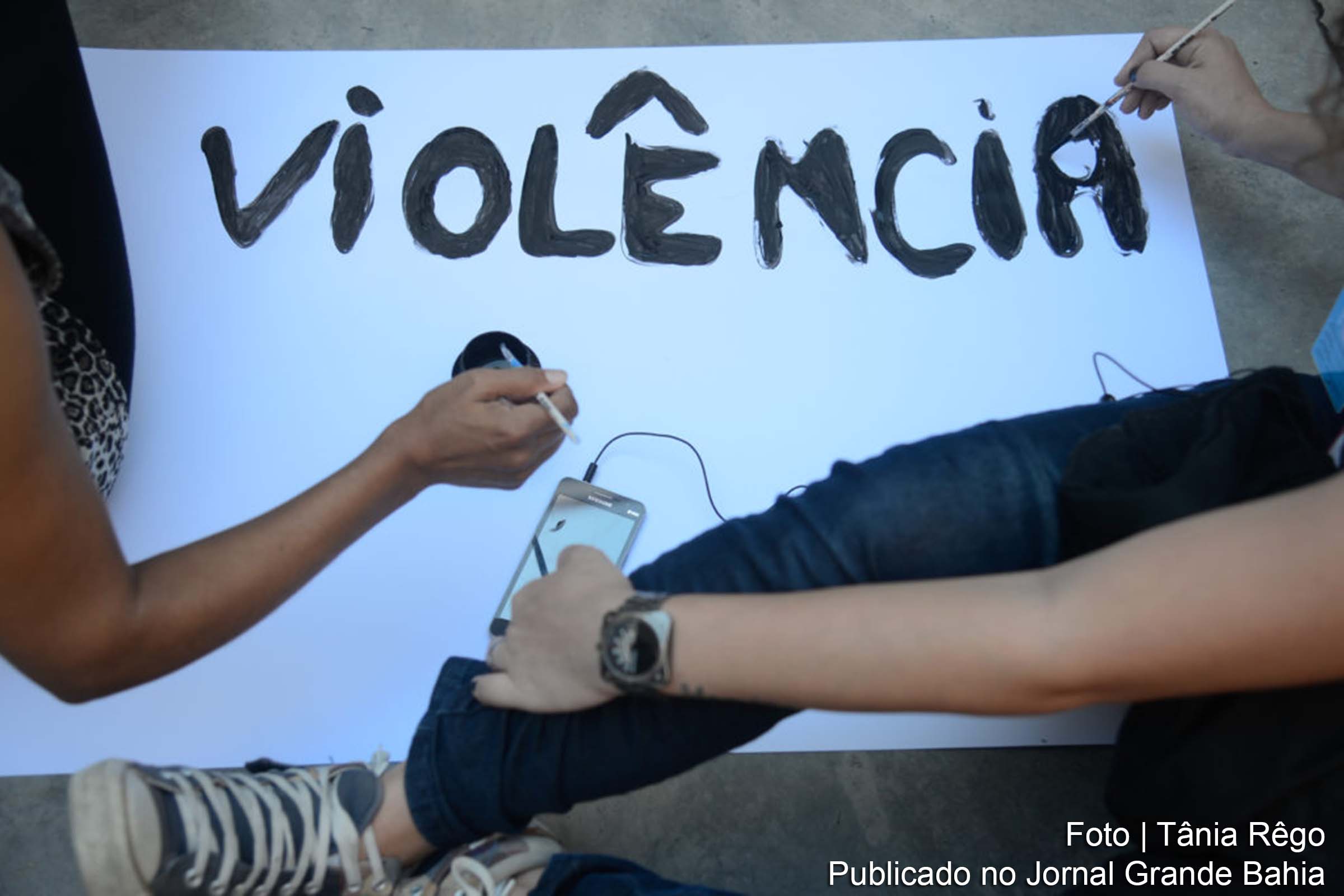 Rio de Janeiro - Fiocruz promove ato contra a violência em Manguinhos, com a participação de trabalhadores, estudantes, moradores e movimentos sociais da região.