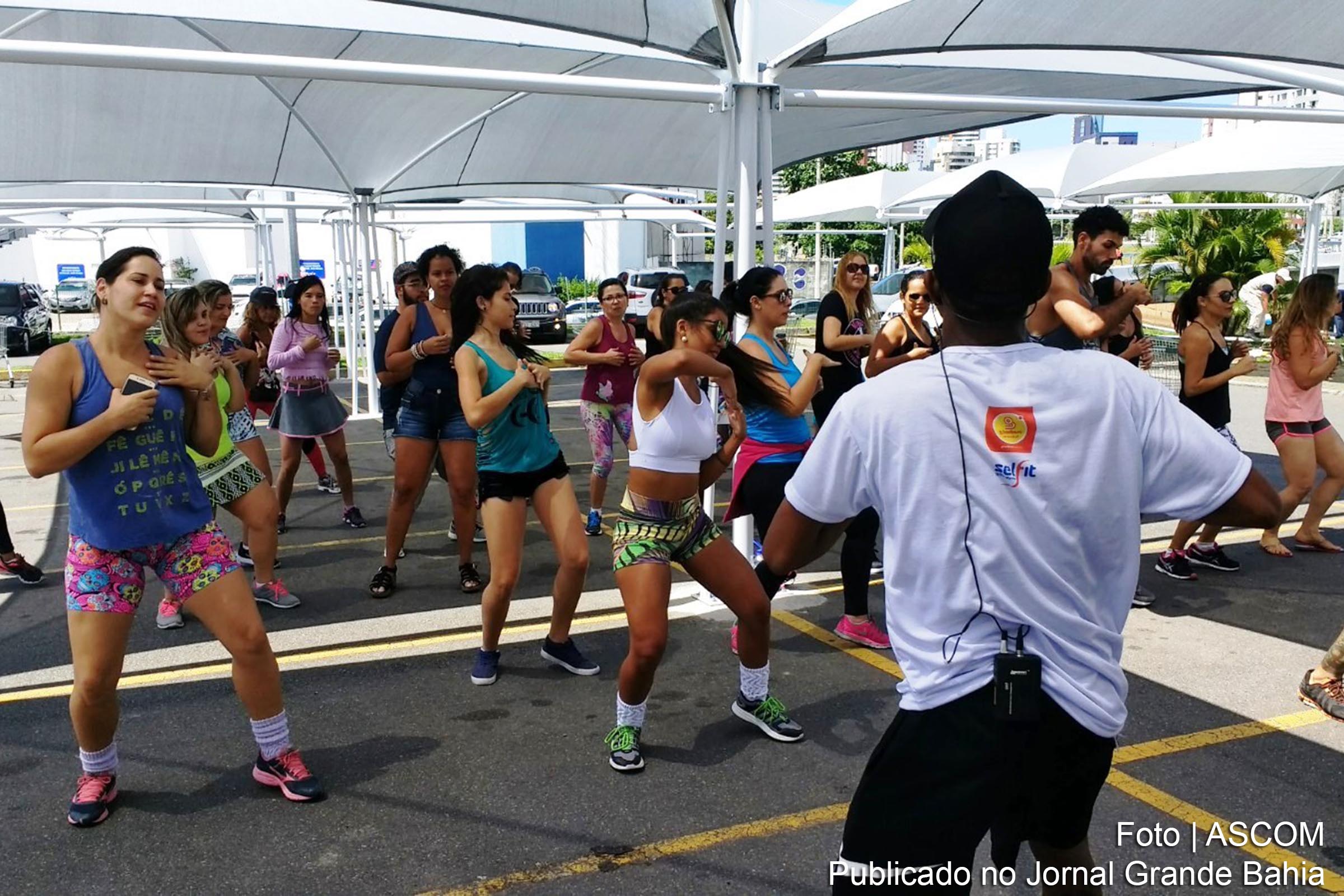 Aula de ‘Fit Dance’ ocorre em Salvador.
