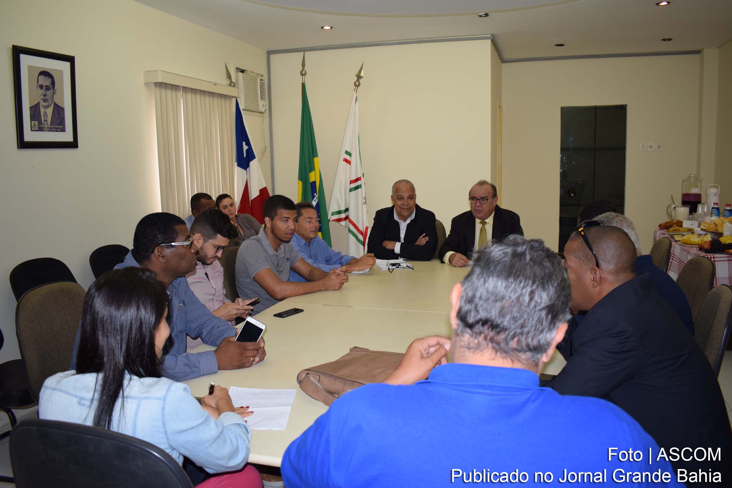 Encontro com a imprensa realizado na Câmara Municipal de Feira de Santana.